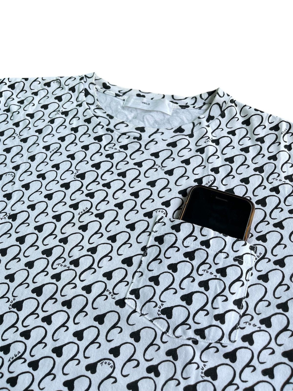 TOGA VIRILIS Toga Virilis Love Full Print Size US S / EU 44-46 / 1 - 3 Thumbnail