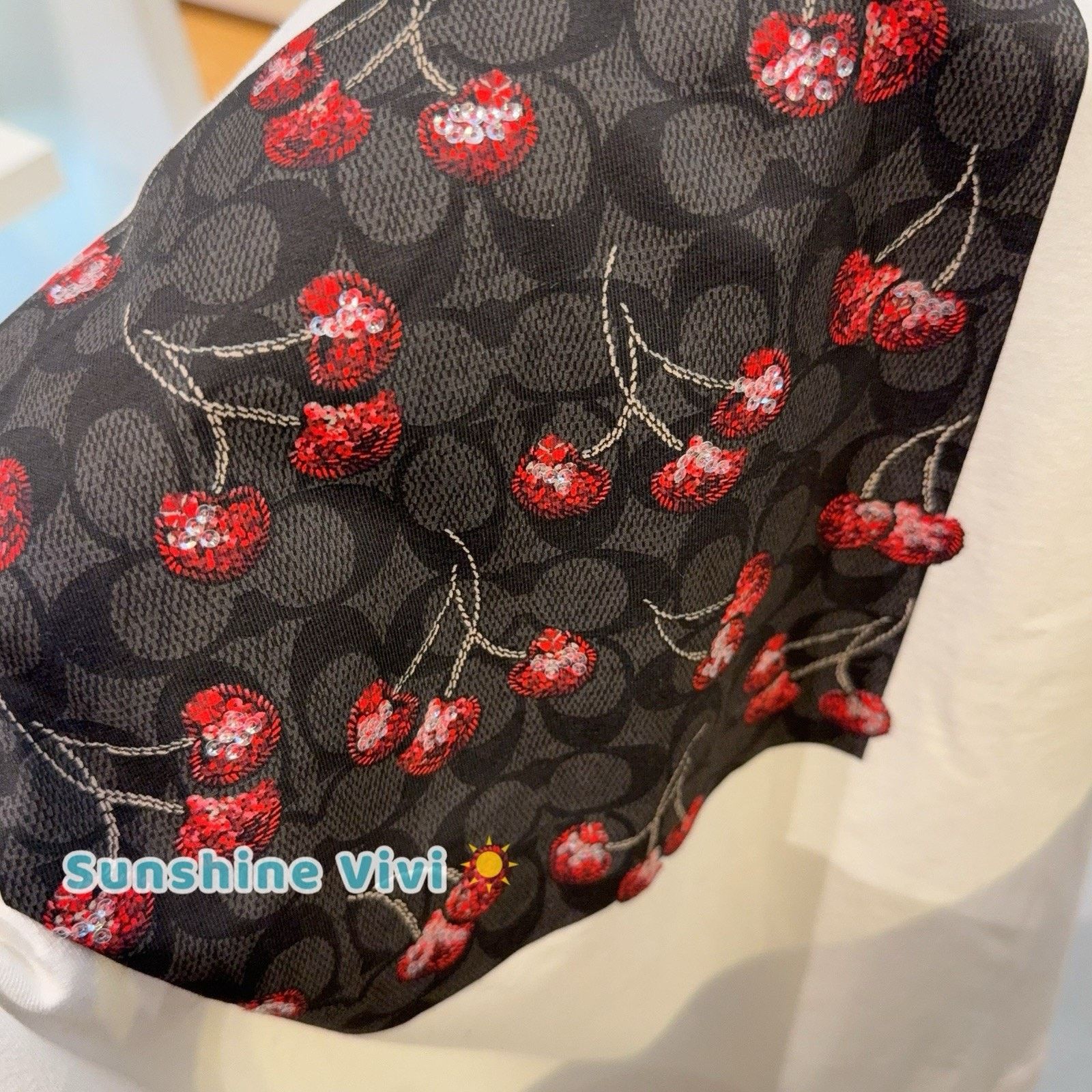 Coach NWT Coach woman Cherry Signature Classic T-ShirtIn Size L / US 10 / IT 46 - 5 Thumbnail