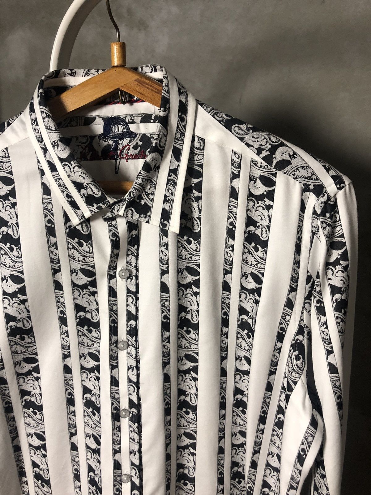 Robert Graham Robert Graham Men's Shirt XL Paisley & Stripe Design Size US XL / EU 56 / 4 - 1 Thumbnail