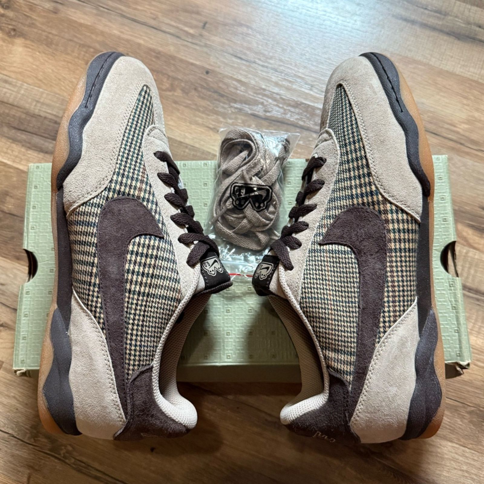 Nike 2006 Nike FC 6.0 Tweed Baroque Brown Size US 10.5 / EU 43-44 - 1 Thumbnail