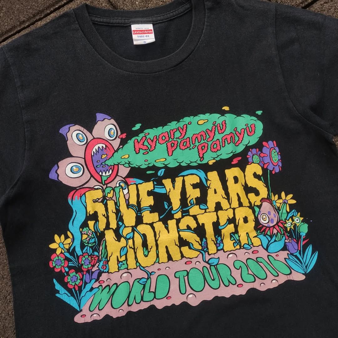 Band Tees Kyary Pamyu Pamyu Tour 2016 Idol Tee Size US S / EU 44-46 / 1 - 1 Thumbnail