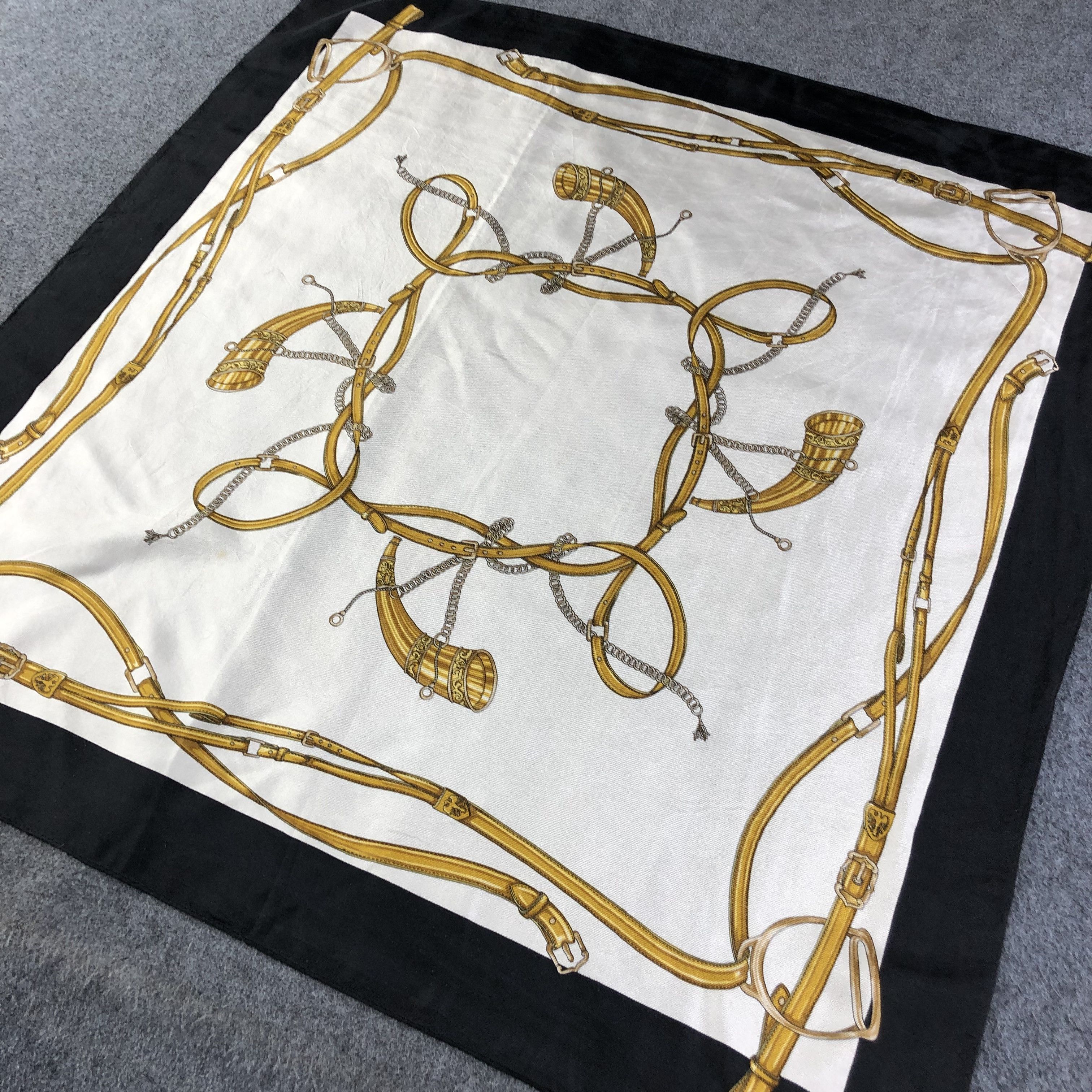 Japanese Brand Luxury Design Silk Scarf M516 Size ONE SIZE - 2 Thumbnail