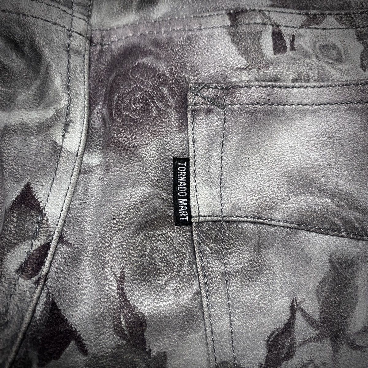 Tornado Mart Tornado Mart “Bed of Roses” Flared Pants Size US 33 - 9 Thumbnail