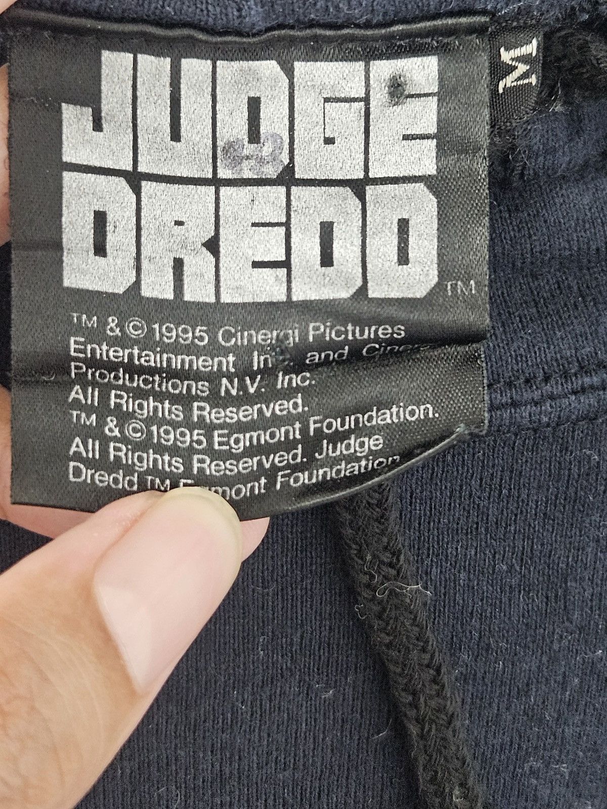 Vintage Vintage Judge Dredd 90s 1995 Movie Film shirt Size US M / EU 48-50 / 2 - 5 Thumbnail