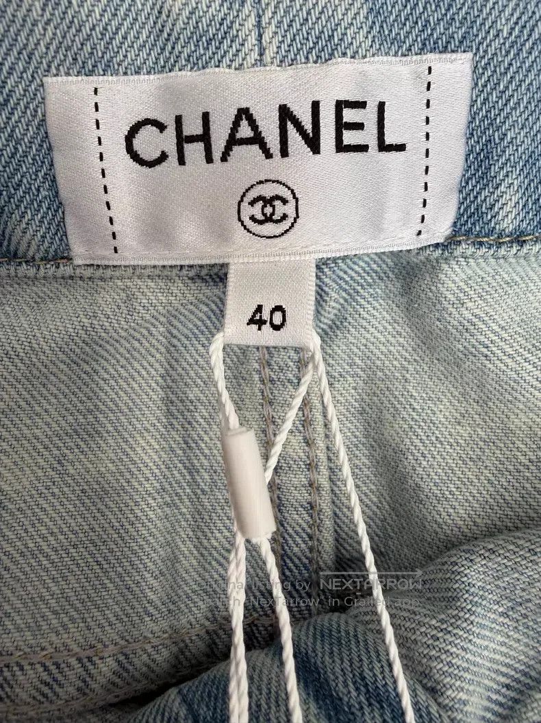Chanel Chanel Light blue pearl jeans wide-leg pants Size 26" / US 2 / IT 38 - 4 Thumbnail
