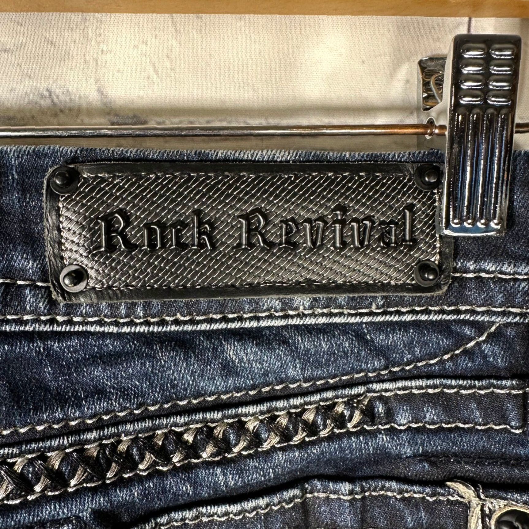 Vintage Rock Revival Jeans Womens 26 Dark Wash Bootcut 5-Pocket Sequin Fleur De Lis Embroidered Distressed Leather Logo Rock Western Bohemian 90s Mens? Size 26" / US 2 / IT 38 - 3 Thumbnail