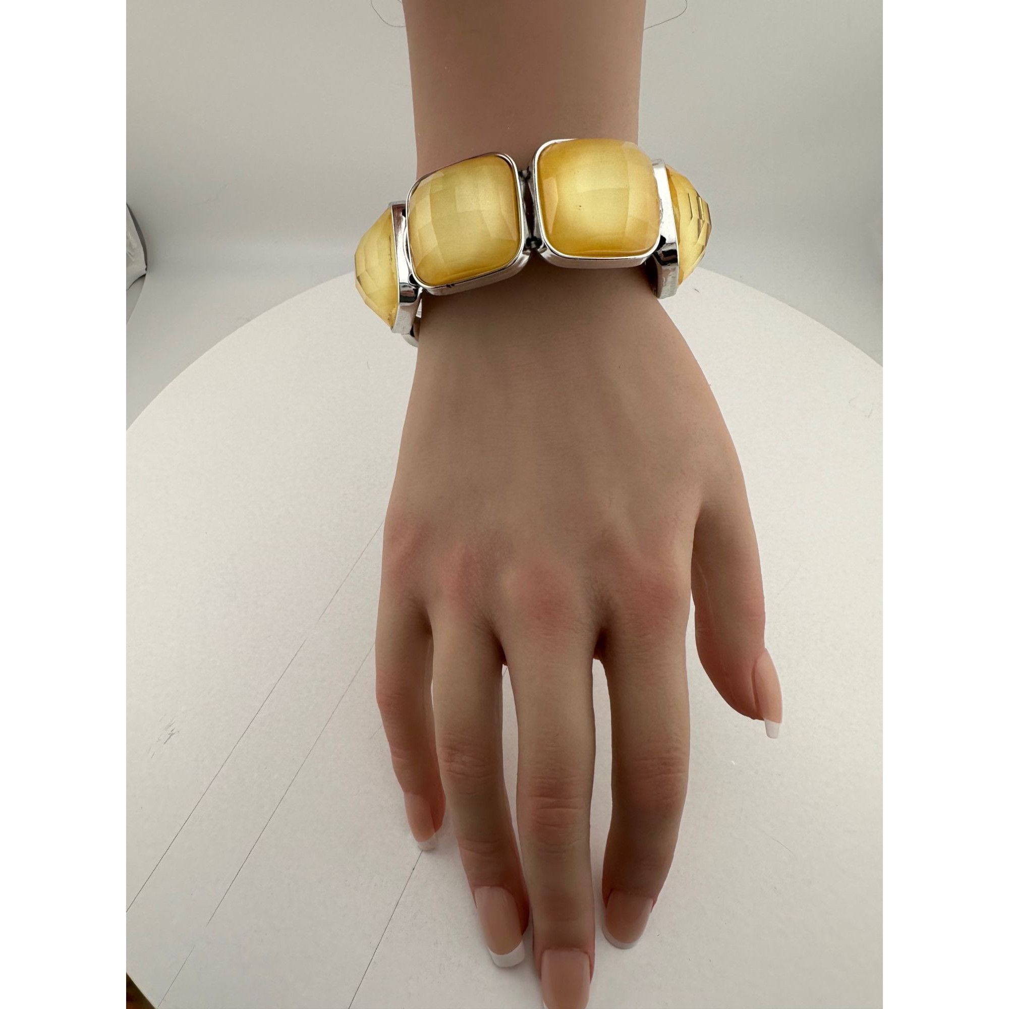 Other Vintage Jewelry Set of 7 Women's Bracelets/Bangle Bracelets Size ONE SIZE - 20 Thumbnail