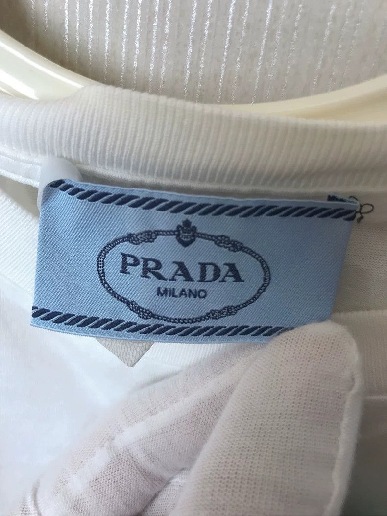 Prada PradaThree-dimensional floral short sleeves 2503-Nextarrow Size US M / EU 48-50 / 2 - 4 Thumbnail