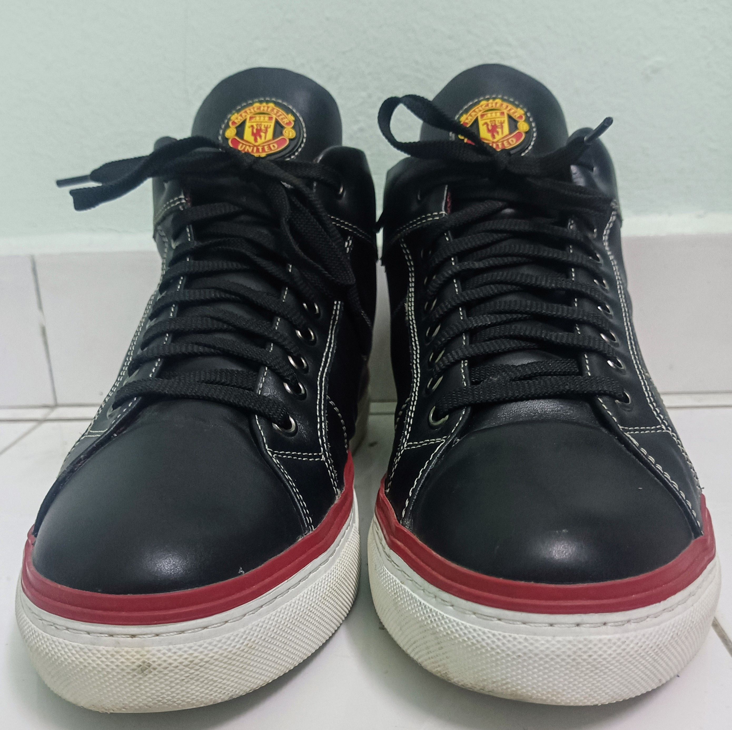Other Manchester United - Trafford - MEN’S C300 Size US 12 / EU 45 - 6 Thumbnail