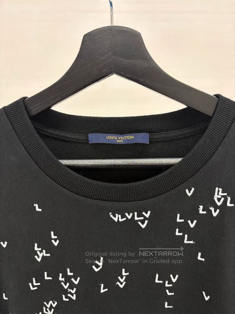 Louis Vuitton Louis Vuitton Black embroidered small airplane short sleev Size US L / EU 52-54 / 3 - 3 Thumbnail