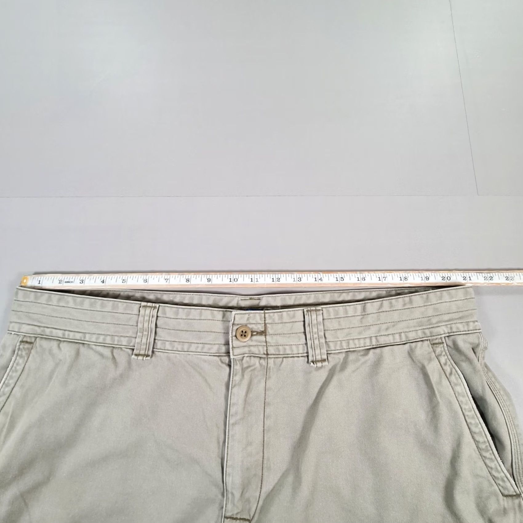 Polo Ralph Lauren Polo Ralph Lauren Mens Cargo Shorts Grey W40 Utility Military Cargo Short Mens 40 Grey Size US L / EU 52-54 / 3 - 6 Thumbnail