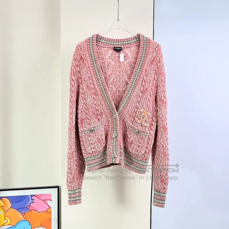 Chanel Chanel 22B pink mixed gold silk V-neck knitted cardigan co Size XS / US 0-2 / IT 36-38 - 2 Thumbnail