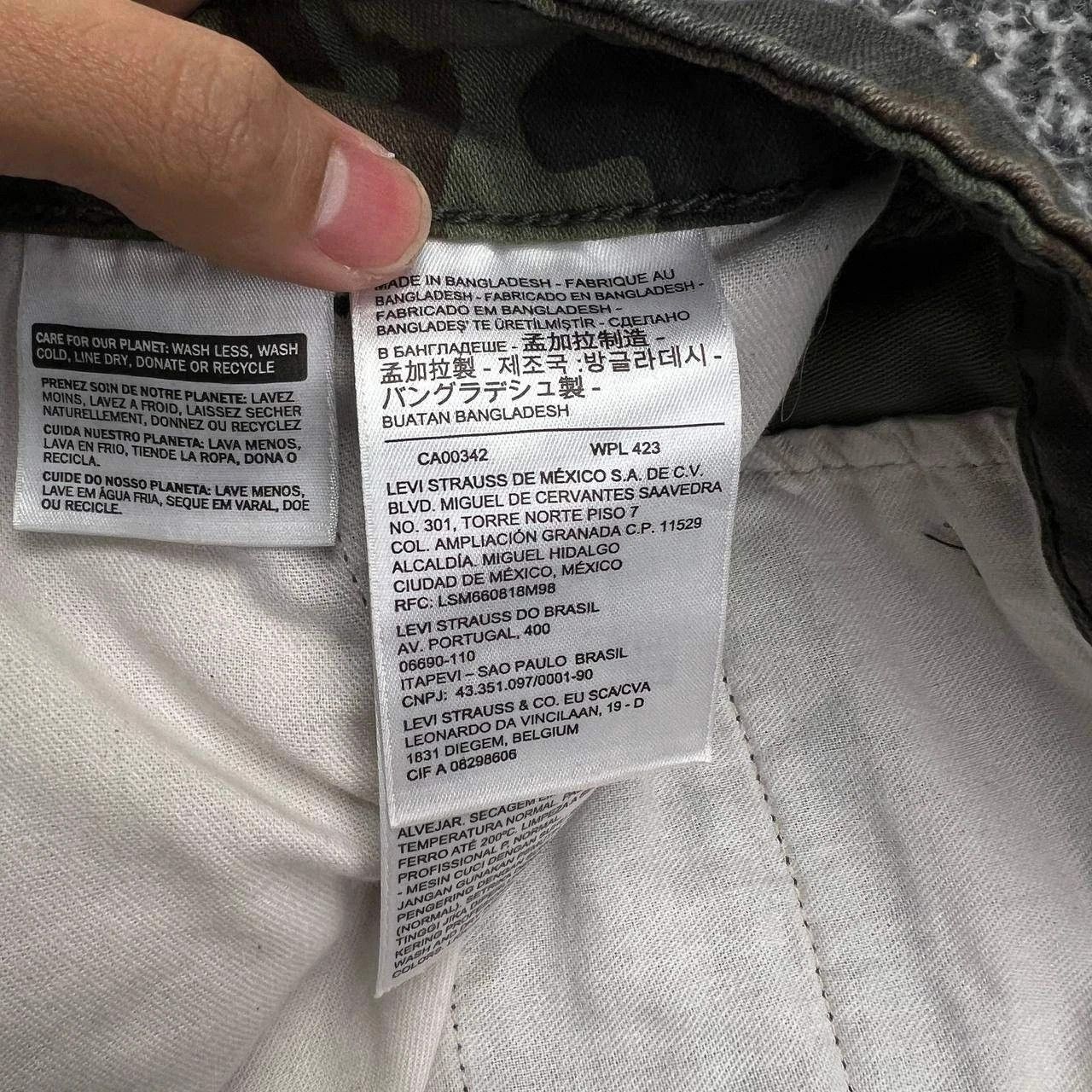 Levi's Levi Strauss & Co. Cargo Shorts Men 40 Camo Pockets Cotton Size US 40 / EU 56 - 2 Thumbnail