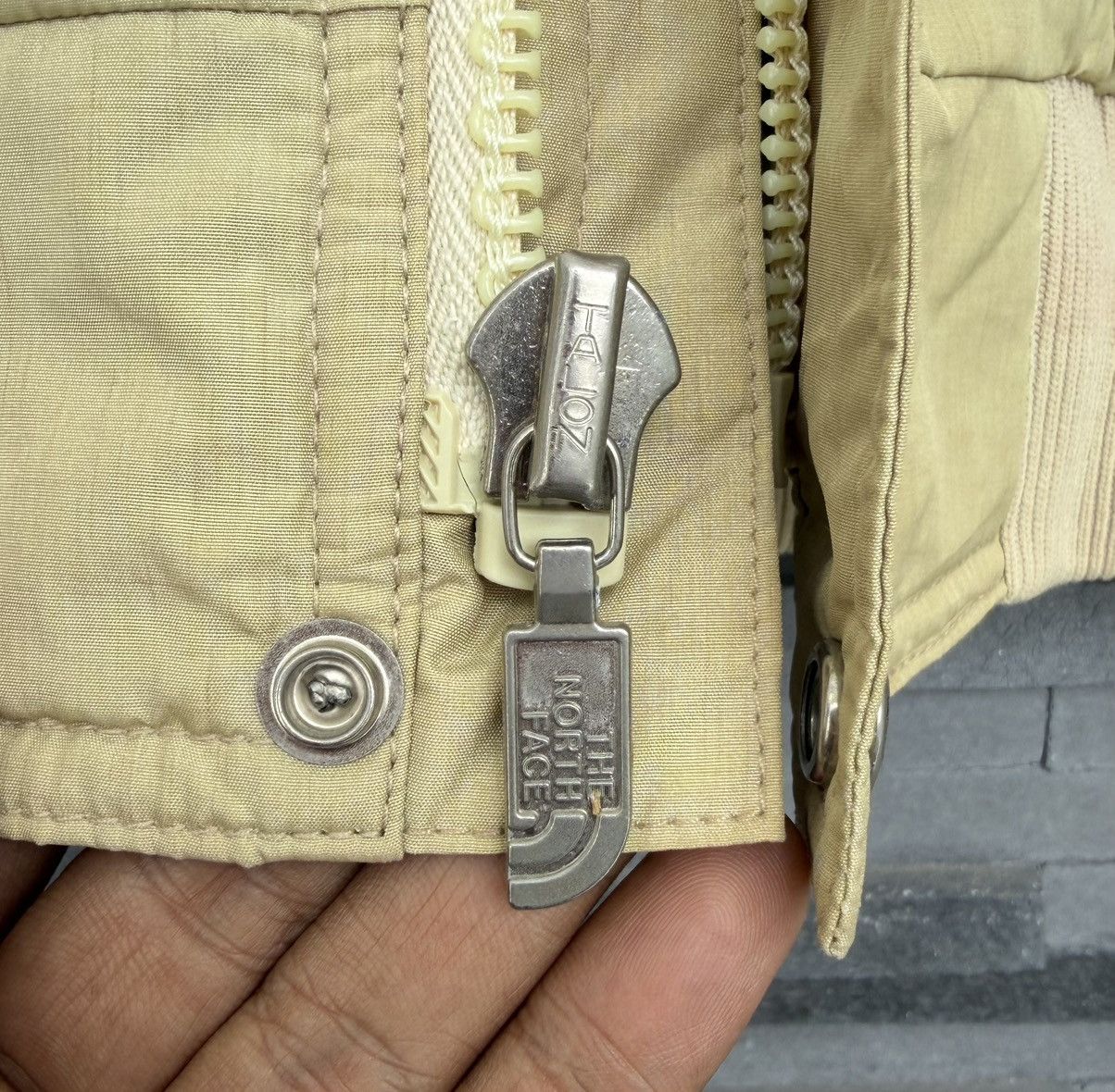 The North Face Vintage The North Face GoreTex Jacket Talon Zip Beige Bomber Size US M / EU 48-50 / 2 - 16 Thumbnail