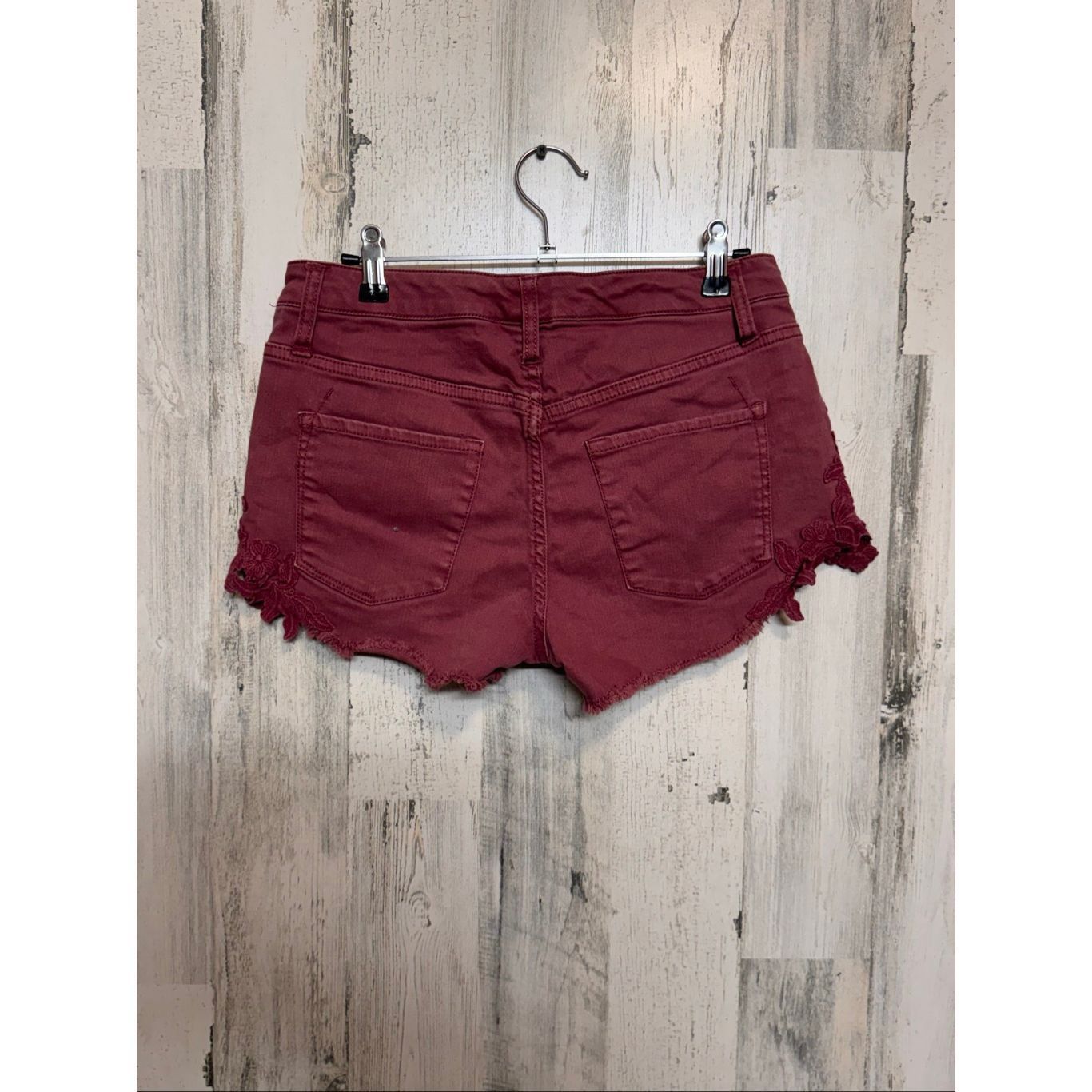 Mossimo Massimo Denim High Rise Shorts Size 6/28 Burgundy Lace Hem Super Stretch Size 28" / US 6 / IT 42 - 8 Thumbnail