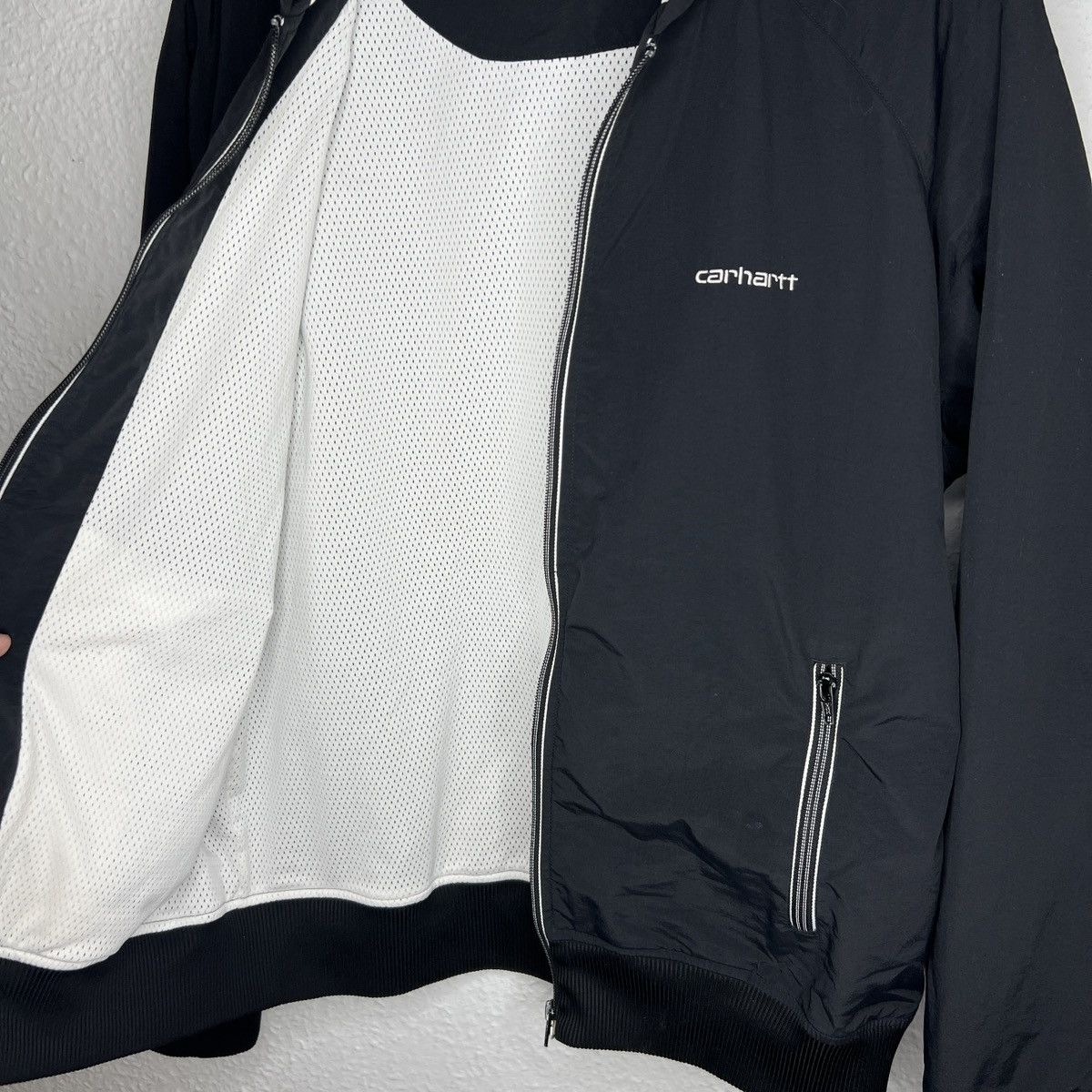 Carhartt × Vintage Vintage Carhartt WiP Jacket Nylon Black Active Logo Hooded Size US L / EU 52-54 / 3 - 6 Thumbnail
