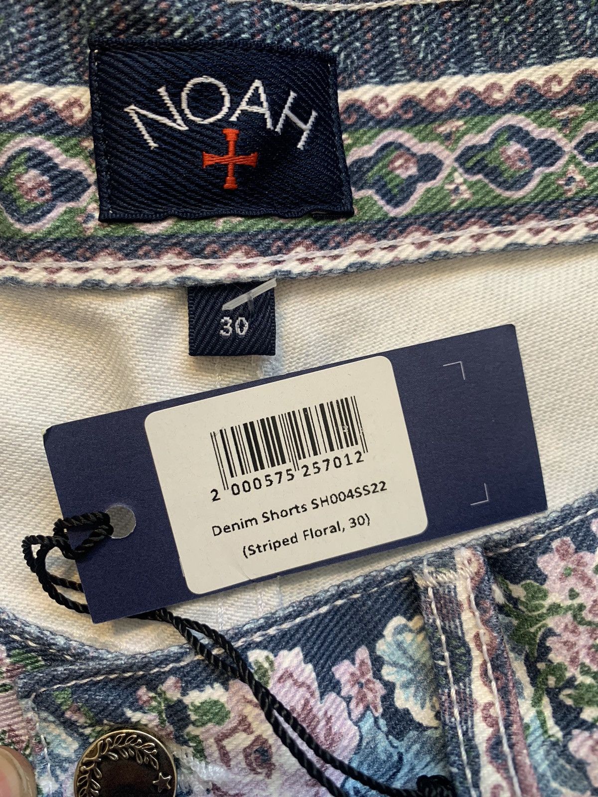 Noah NOAH 90’s STYLE DENIM STRIPED FLORAL SHORTS Size US 30 / EU 46 - 20 Thumbnail