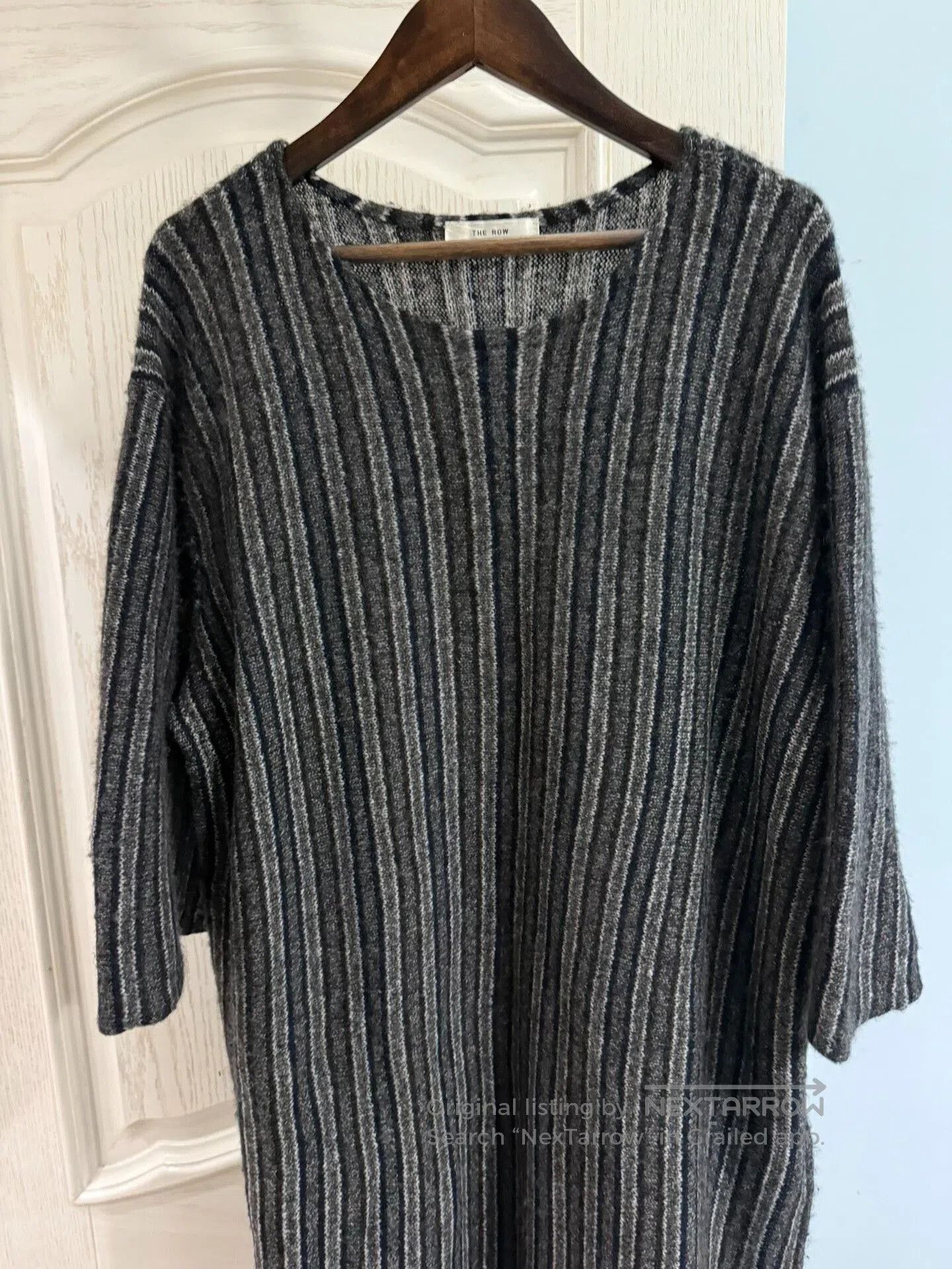 The Row Stylish Cashmere Knit Short Sleeve Top. Size S / US 4 / IT 40 - 1 Thumbnail