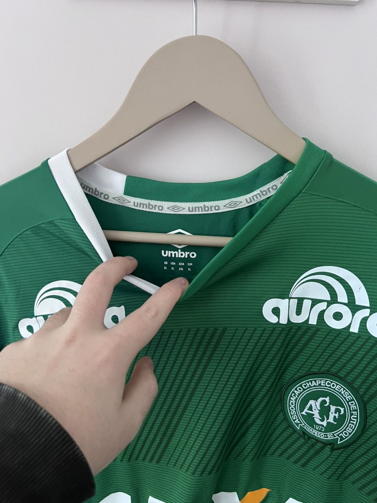 Umbro VERY RARE Chapecoense 2016 Home Football Shirt Jersey XL Size US XL / EU 56 / 4 - 5 Thumbnail