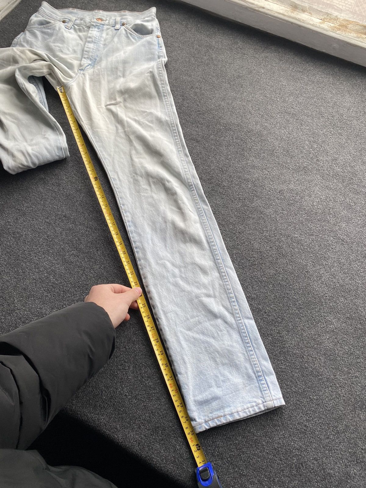 Wrangler 🔥Wrangler Vntg 80s Stone light blue washed distressed jeans Size 28" / US 6 / IT 42 - 11 Thumbnail