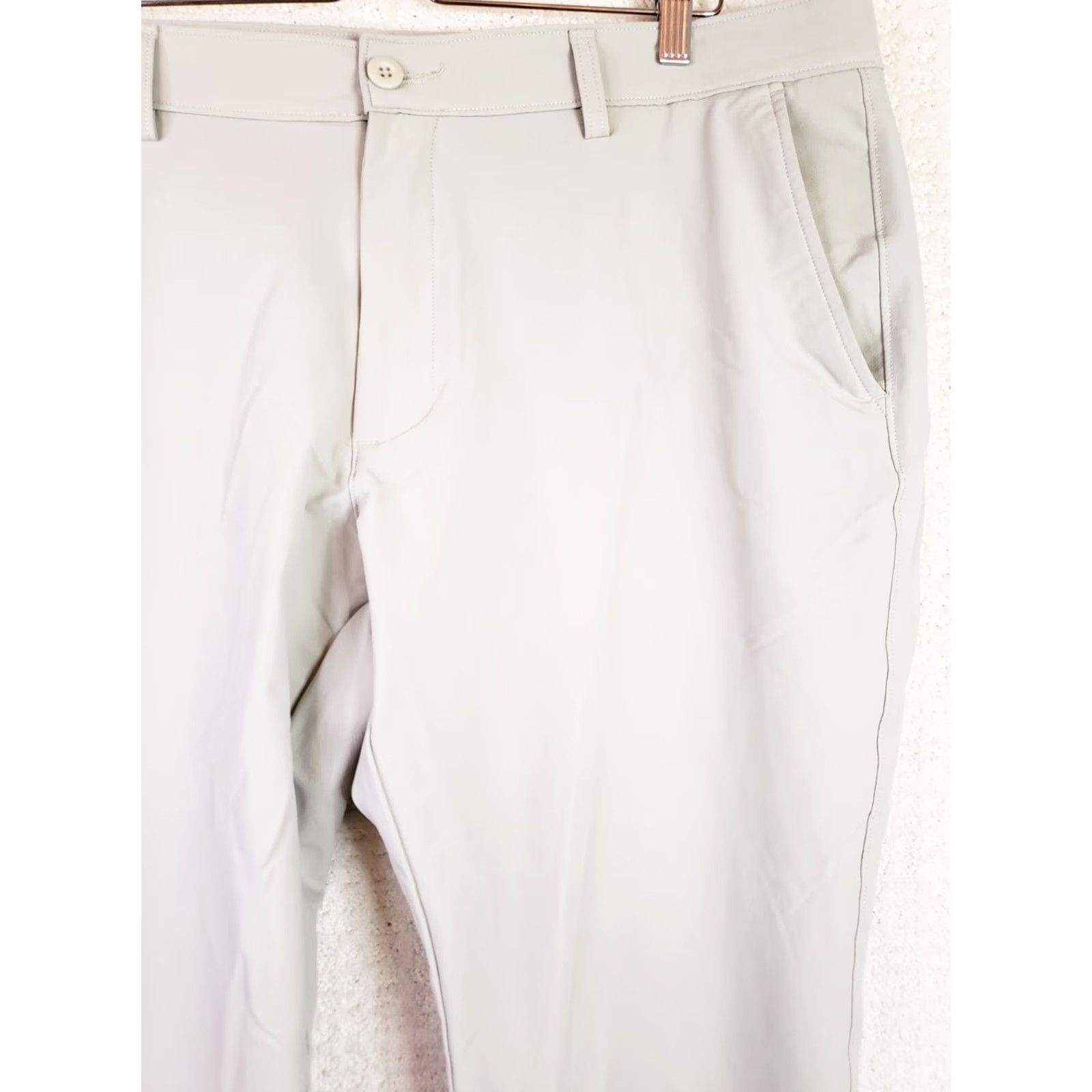 Under Armour Under Armour Match Play Golf Pants Mens 42x30 Beige Stretch Pockets Regular Waist 42 Straight Leg Golf Pants Men Beige Size US 42 / EU 58 - 3 Thumbnail