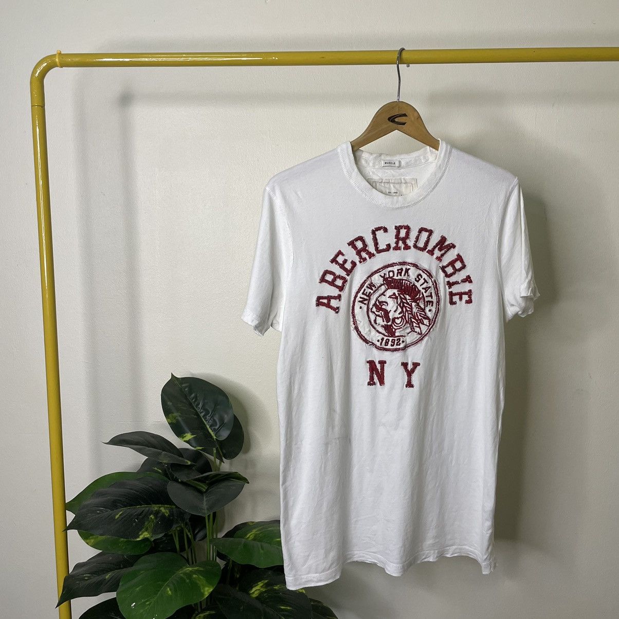 Abercrombie & Fitch × Vintage Vintage Abercrombie Embroidery Apache T Shirt Size US L / EU 52-54 / 3 - 1 Thumbnail