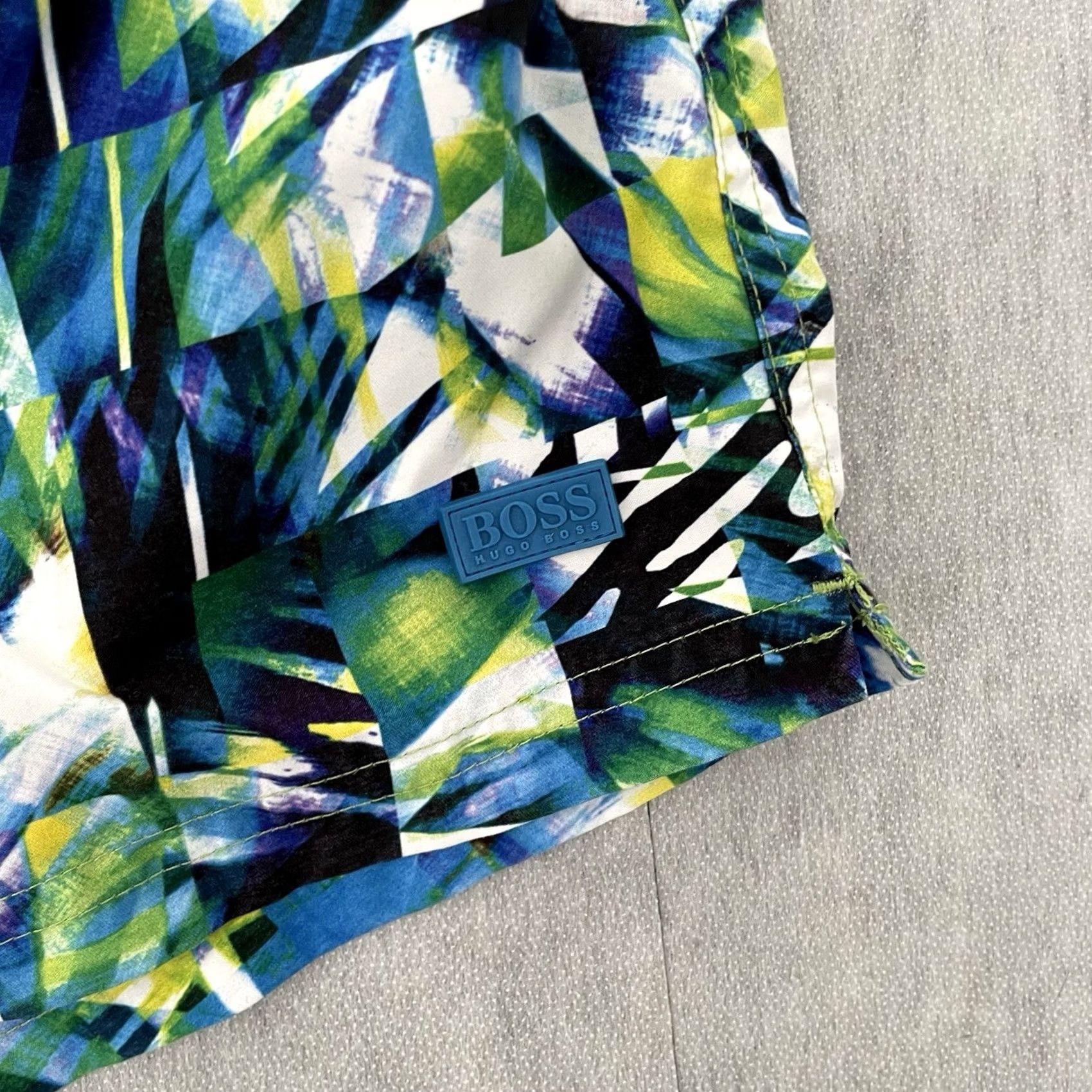 Hugo Boss HUGO BOSS Shorts Adult 2XL Green Blue Floral Swim Trunks Lined Mens XXL Size US 39 - 3 Thumbnail