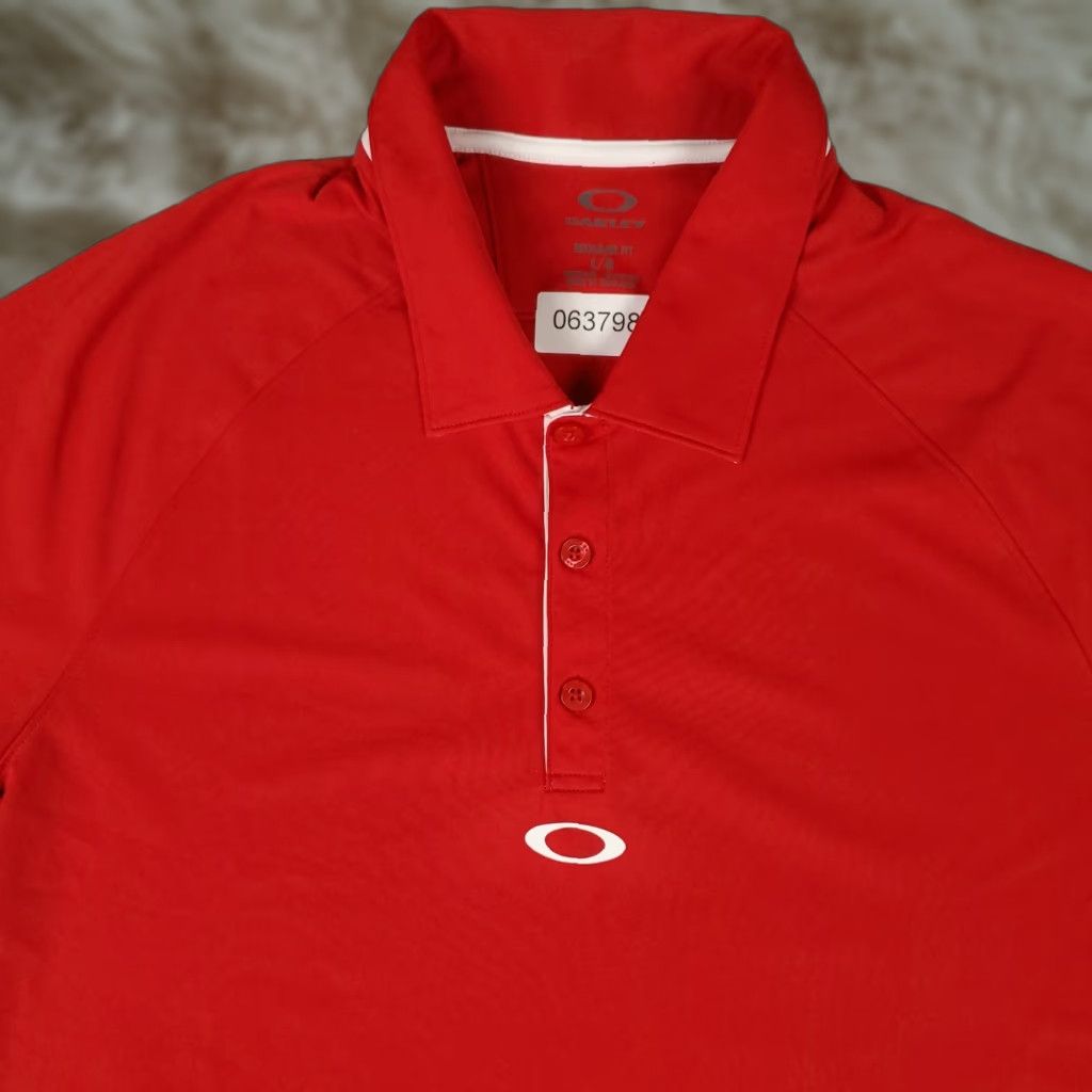 Oakley Oakley Polo Shirt Mens L Red Solid Short Sleeve Button Collared Logo Golf Casual Polo Shirt Mens Regular Red Oakley 90s? Size US L / EU 52-54 / 3 - 1 Thumbnail