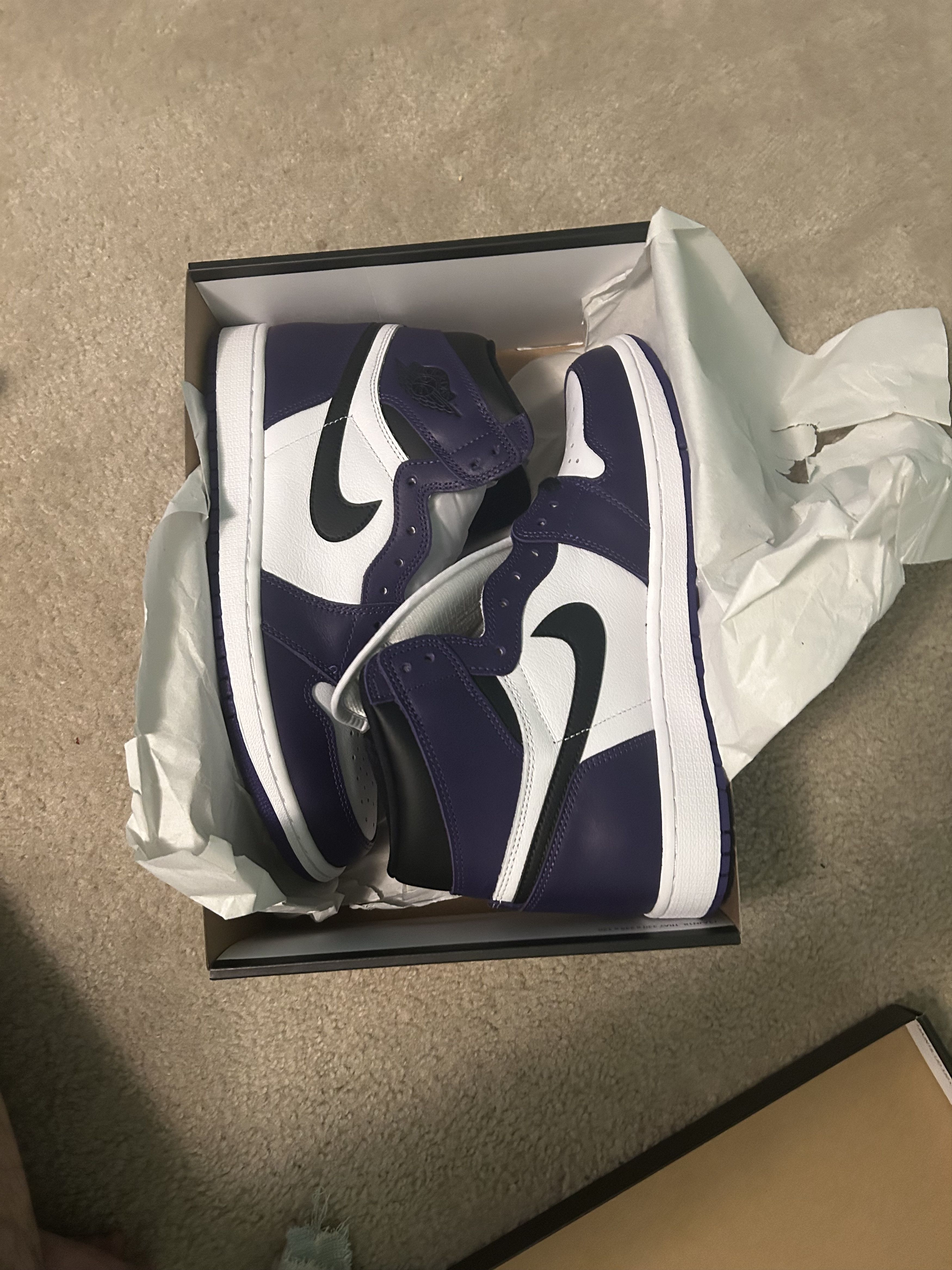 Jordan Brand Air Jordan 1 Retro High OG "Court Purple" – Deadstock Size US 11 / EU 44 - 1 Thumbnail