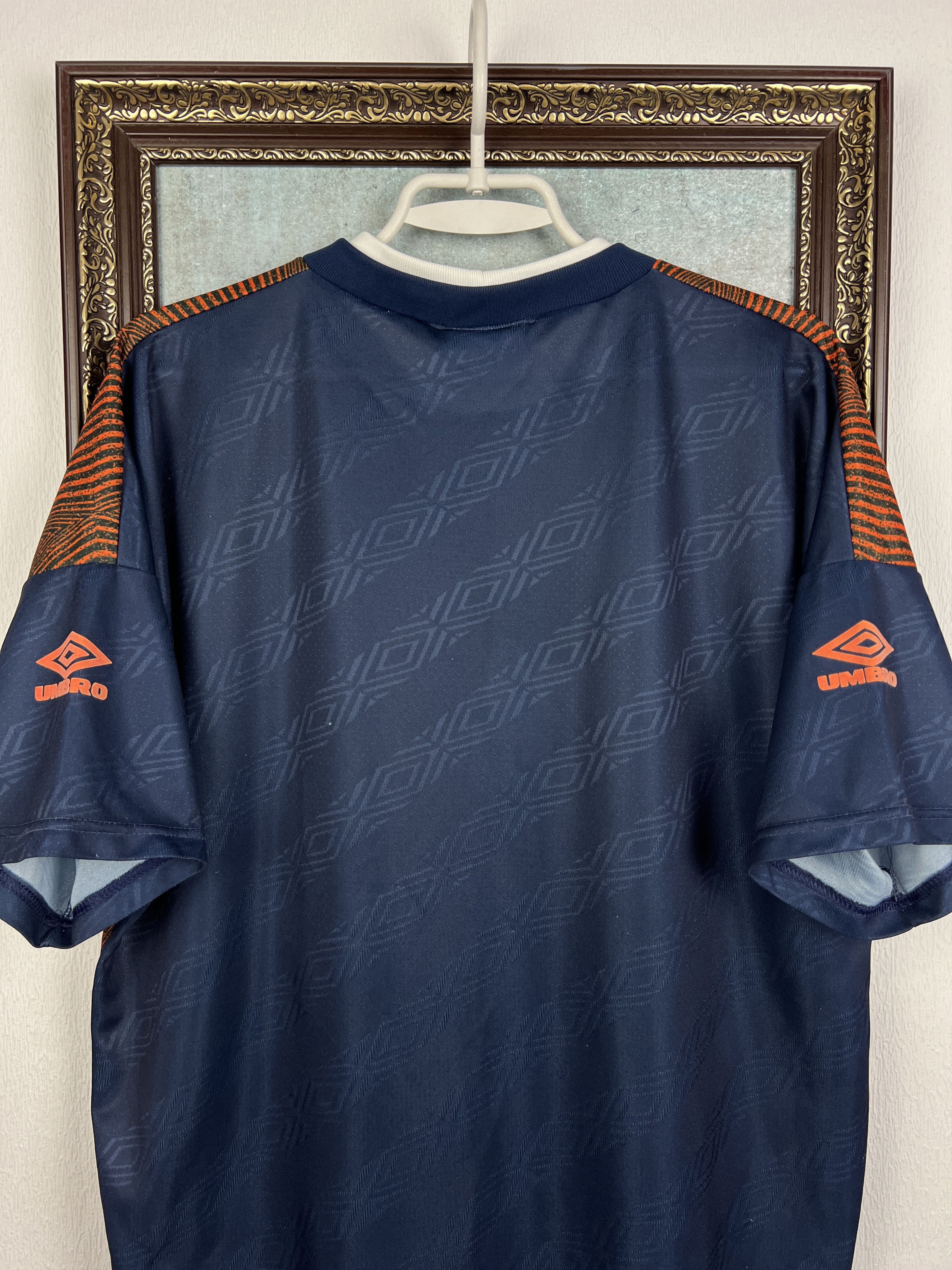 Umbro Vintage Chelsea Football Train Shirt Soccer Jersey Trikot Size US L / EU 52-54 / 3 - 7 Thumbnail