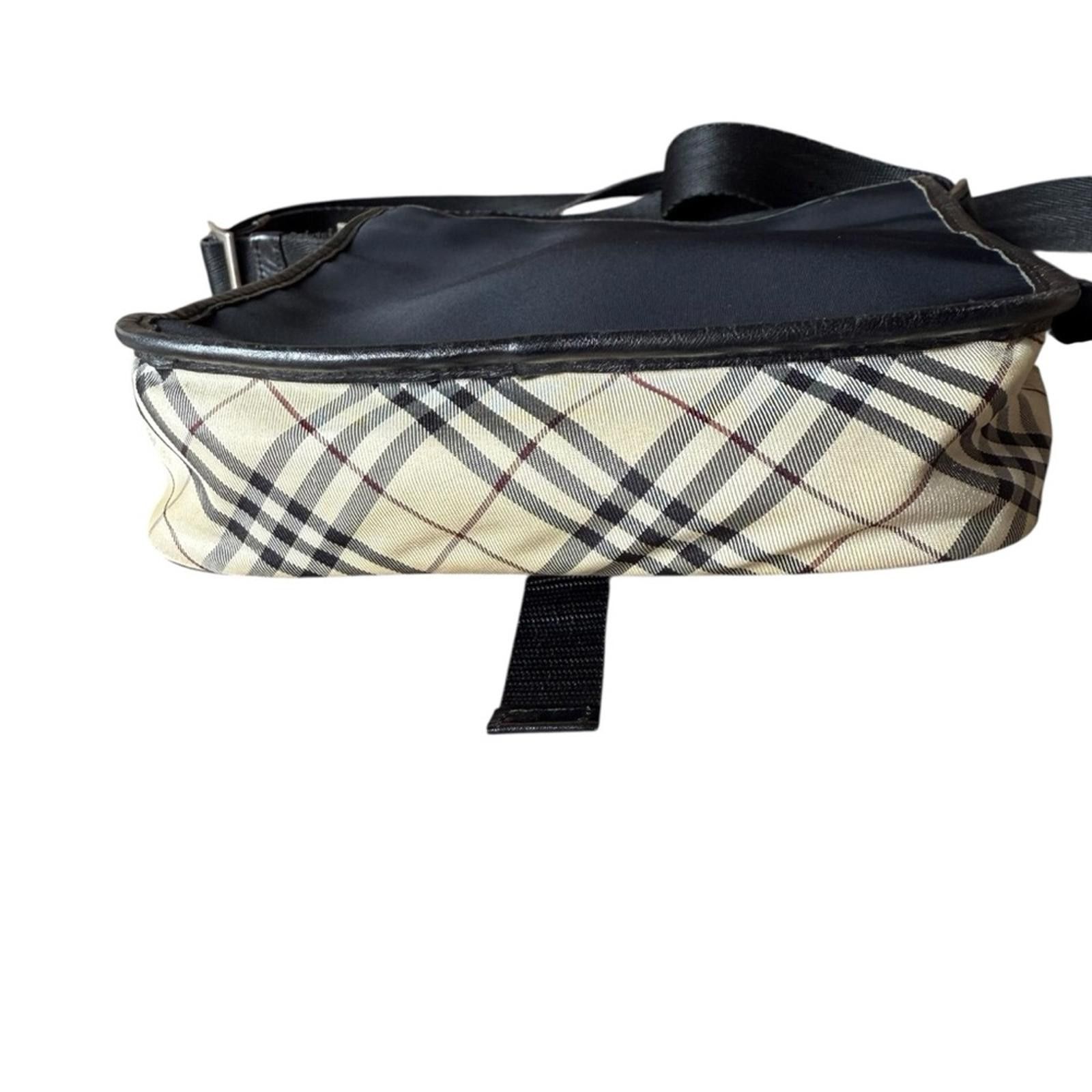Burberry Burberry Nova Check Black Label Messenger Bag Size ONE SIZE - 4 Thumbnail