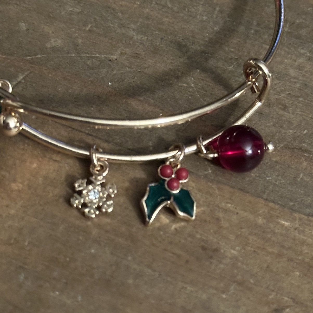 Other Gold tone Christmas expandable bangle charm bracelet Size ONE SIZE - 5 Thumbnail