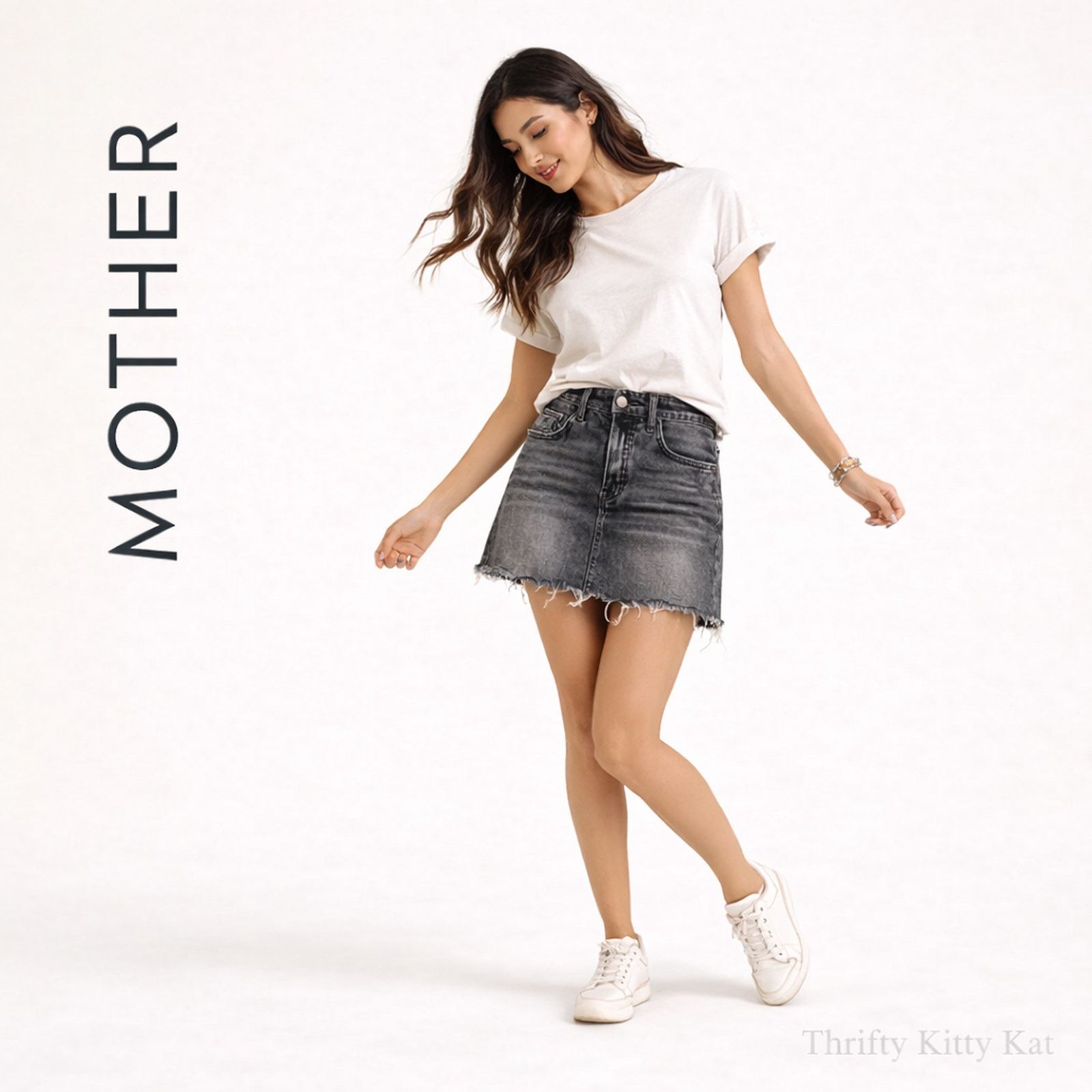 MOTHER Mother The Vagabond Mini Fray Denim Skirt Button Fly 30 Size 30" / US 8 / IT 44 - 1 Thumbnail