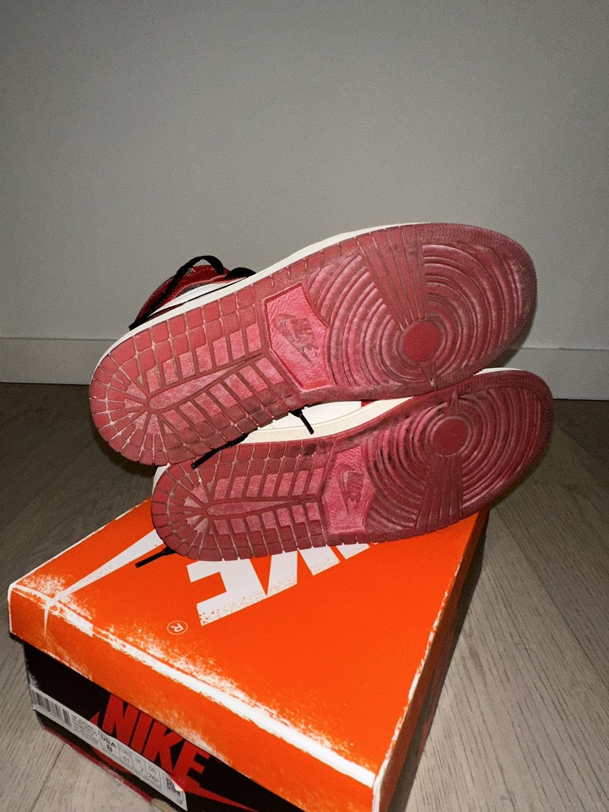 Nike Nike Air Jordan 1 High Chicago Lost & Found Size US 8 / EU 41 - 8 Thumbnail