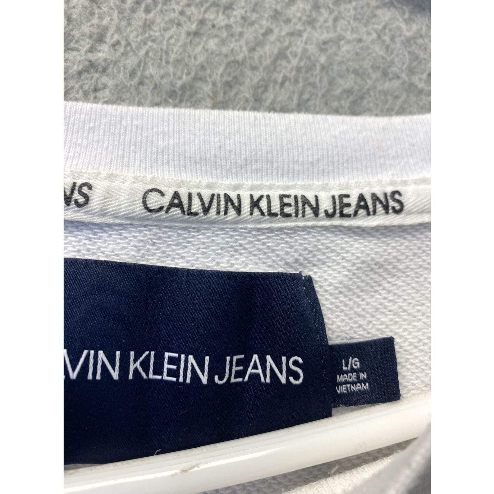 Calvin Klein Calvin Klein Jeans Cropped Sweatshirt Women L White Pullover 98-43 Size L / US 10 / IT 46 - 4 Thumbnail