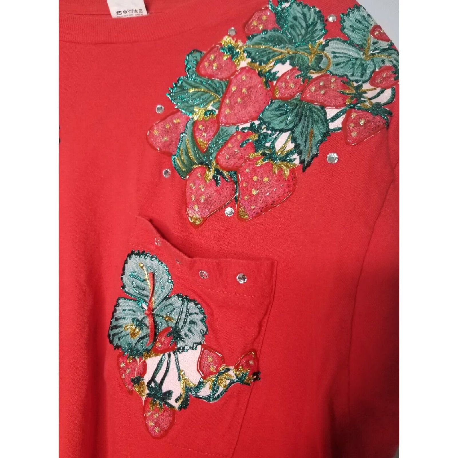 Fruit Of The Loom VINTAGE Fruit of the Loom Red Strawberry Bling Pocket T-Shirt XL Made in USA Mens Size XL / US 12-14 / IT 48-50 - 4 Thumbnail