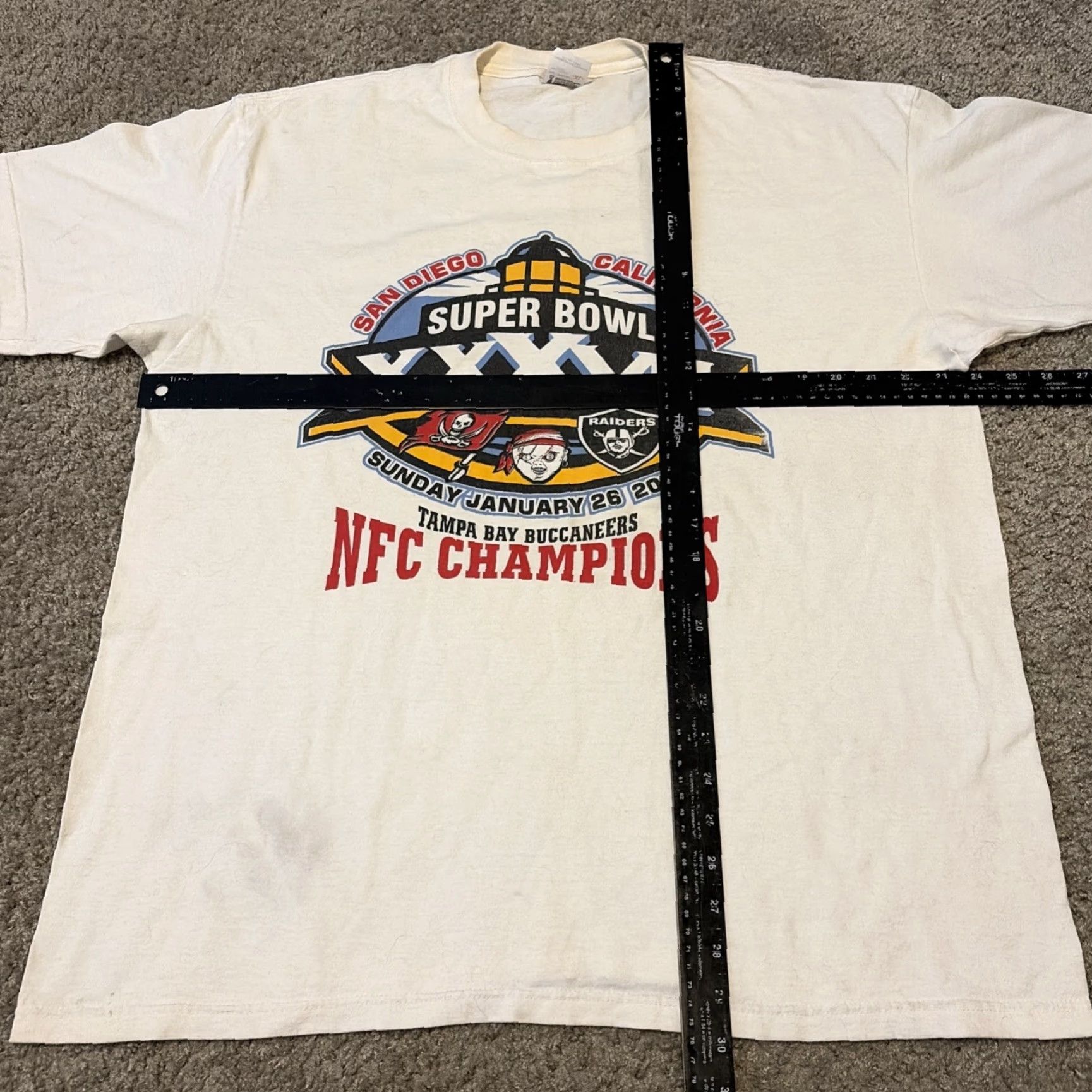 NFL VINTAGE Tampa Bay Buccaneers Super Bowl XXXVII Champs 2003 NFL T-Shirt XL White Mens Size US XL / EU 56 / 4 - 6 Thumbnail