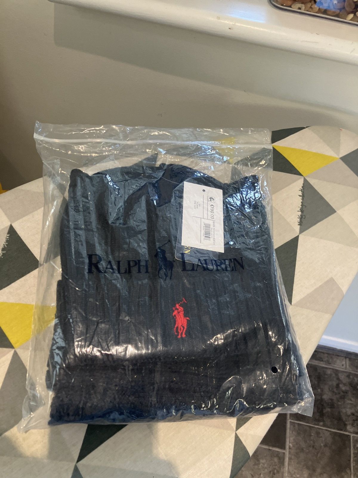 Polo Ralph Lauren Polo Ralph Lauren black and res beanie and scarf. Size ONE SIZE - 5 Thumbnail
