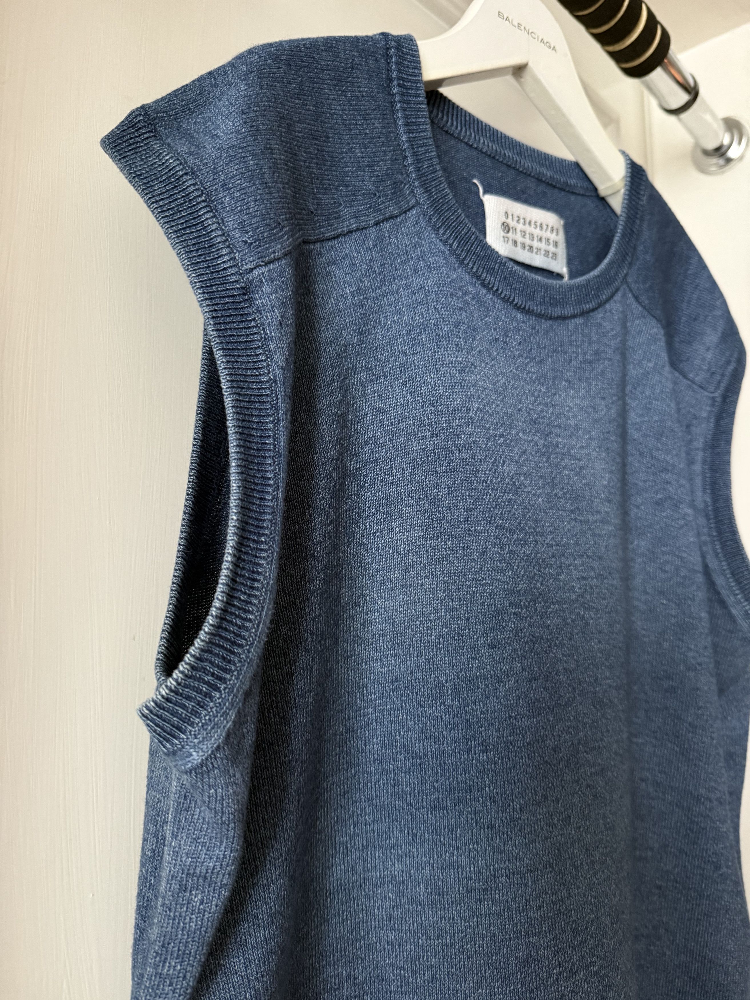 Maison Margiela VINTAGE MAISON MARTIN MARGIELA SWEATER IN SIZE M Size US M / EU 48-50 / 2 - 5 Thumbnail