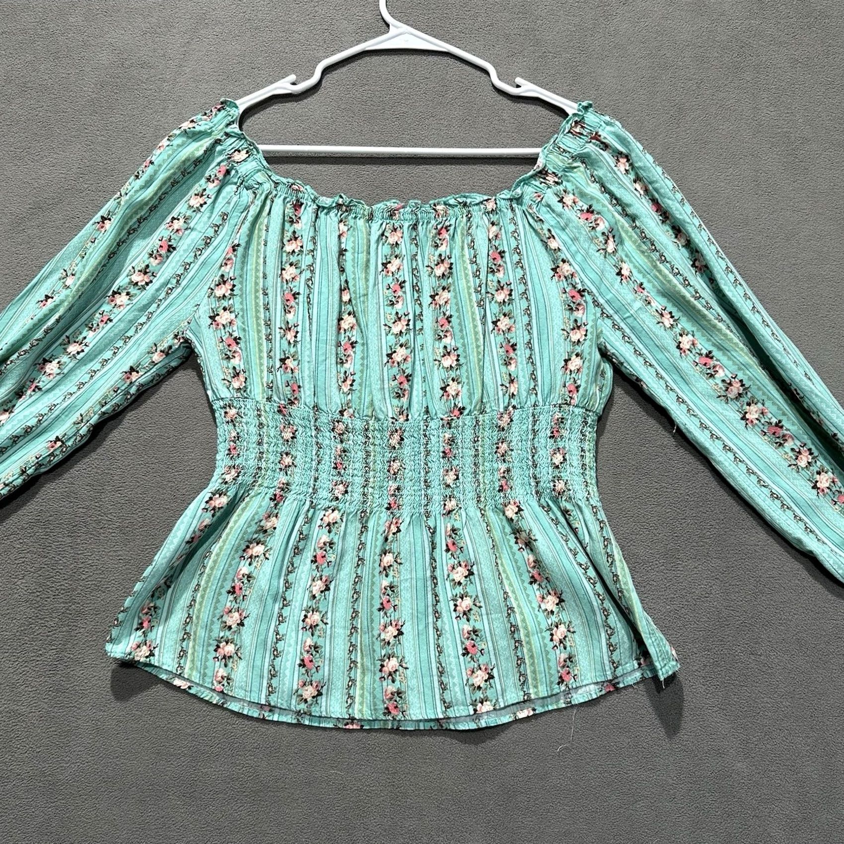 Vintage No Boundaries Junior L Teal Floral Striped Smocked Blouse Rayon Size L / US 10 / IT 46 - 2 Thumbnail
