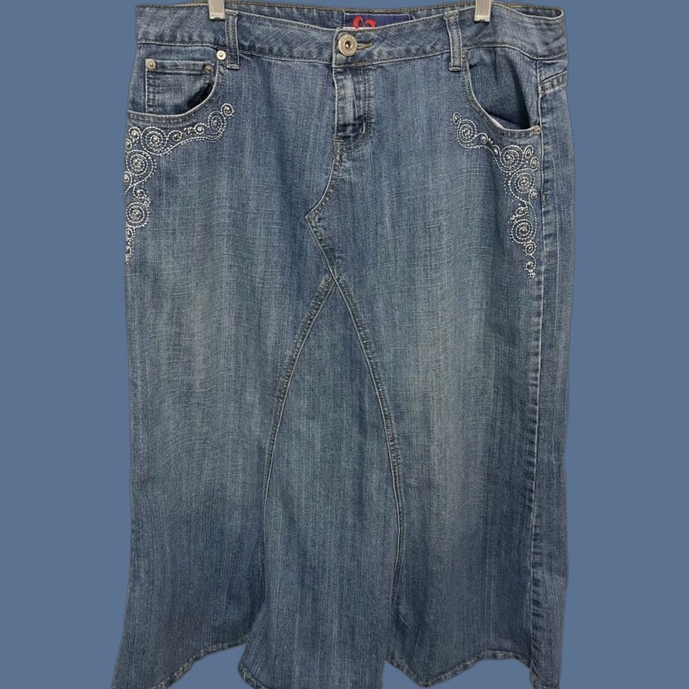 Denime VINTAGE Mwah Denim Skirt Midi Jeans 16W Plus Blue Embellished Pockets Women Ladies Size 38" / US 16 / IT 52 - 1 Thumbnail