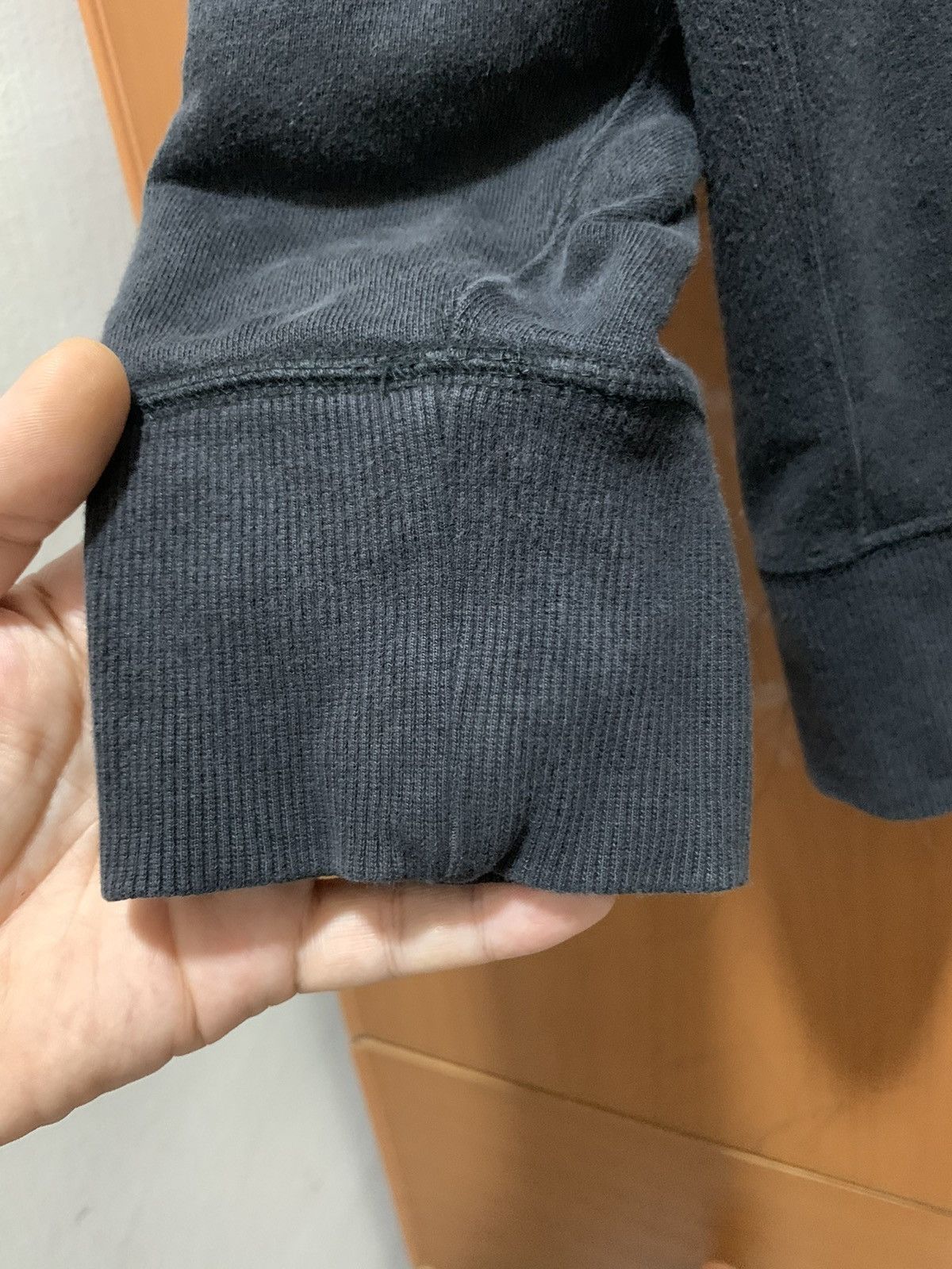 Kaws × Uniqlo Uniclo X Kaws X Sesame Street Sun Faded Sweatshirt Size US XXL / EU 58 / 5 - 7 Thumbnail