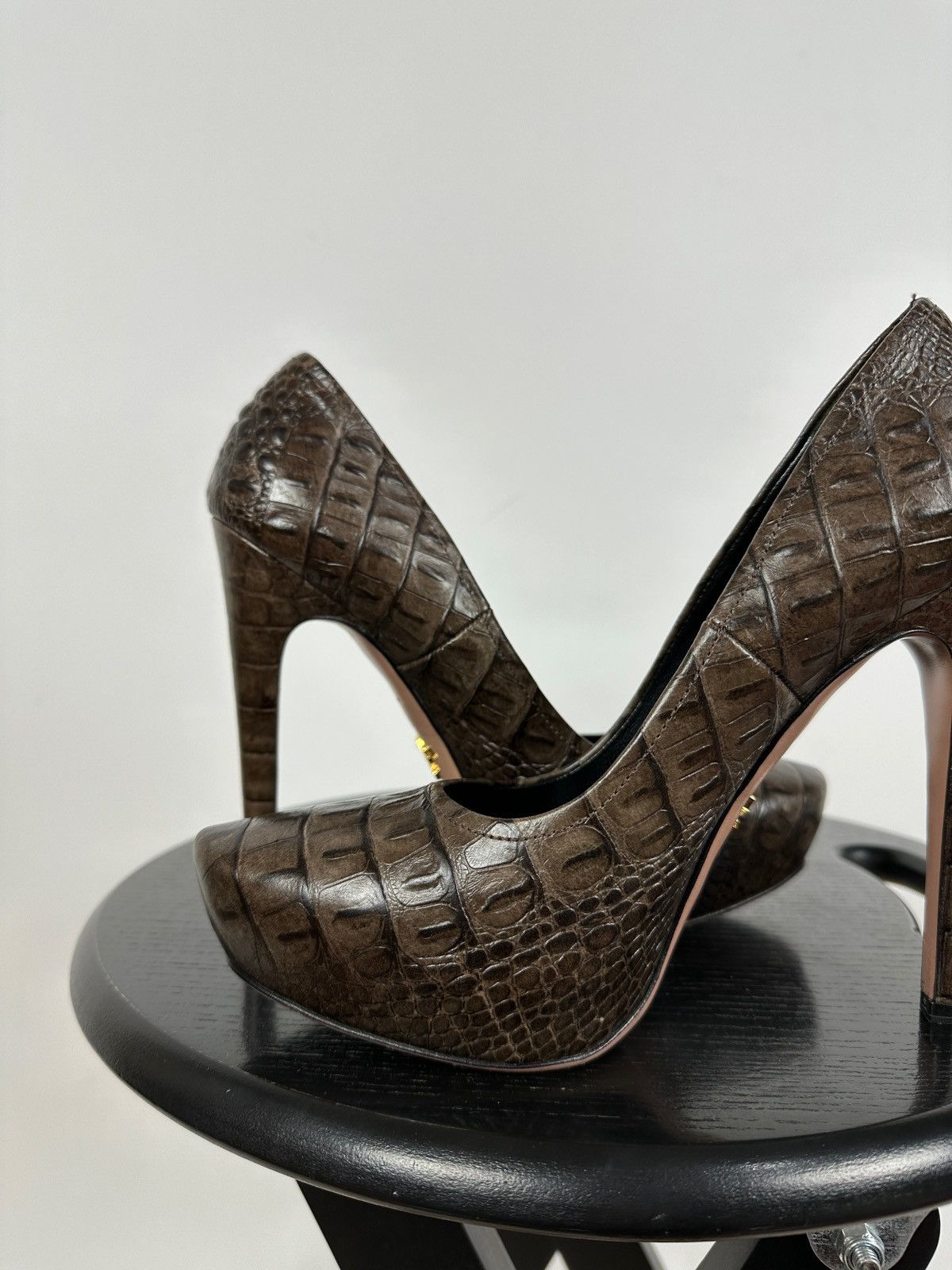 Prada Prada Crocodile Brown Leather Heels Pumps Size US 8.5 / IT 38.5 - 16 Thumbnail