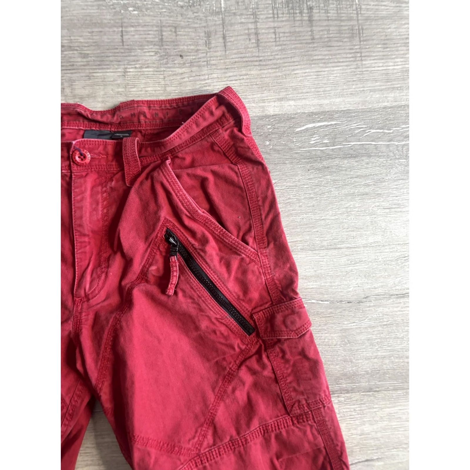 Armani Exchange Armani Exchange Cargo Shorts Mens 31 Red Utility Zip Pockets Casual A|X Summer Size US 31 - 2 Thumbnail