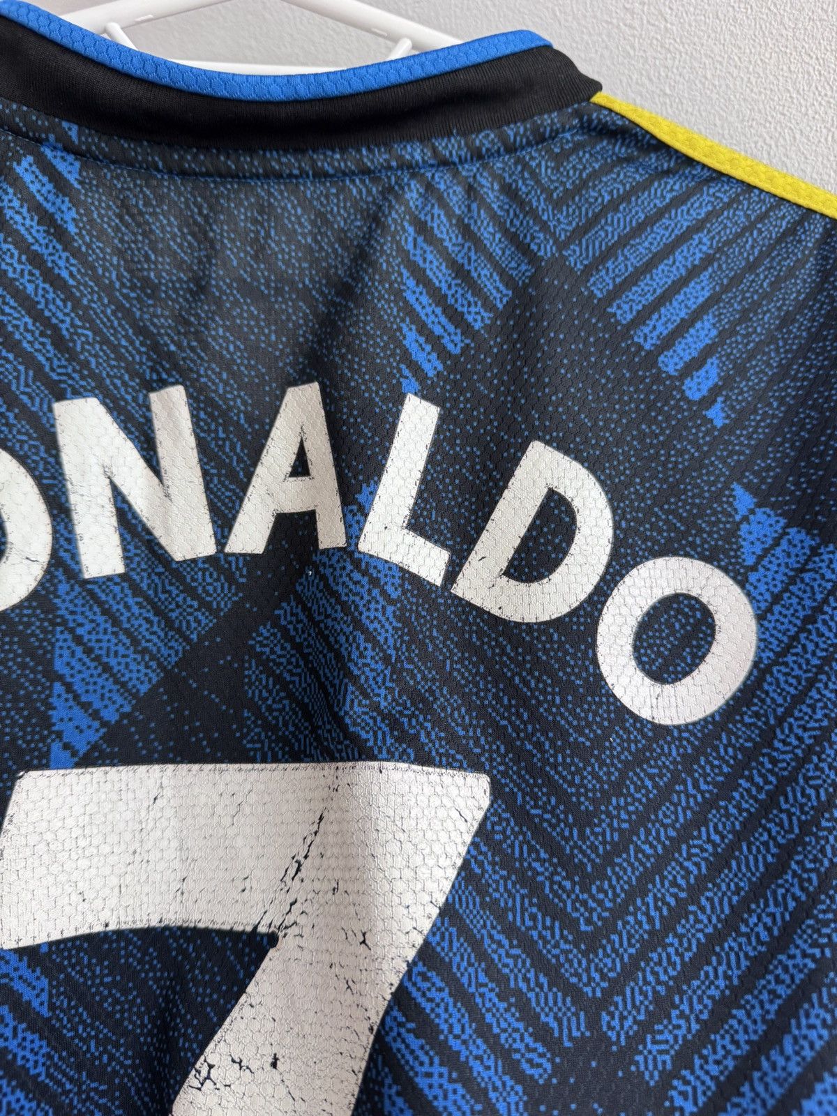 Adidas MANCHESTER UNITED 2021 2022 RONALDO #7 FOOTBALL SHIRT JERSEY Size US L / EU 52-54 / 3 - 19 Thumbnail