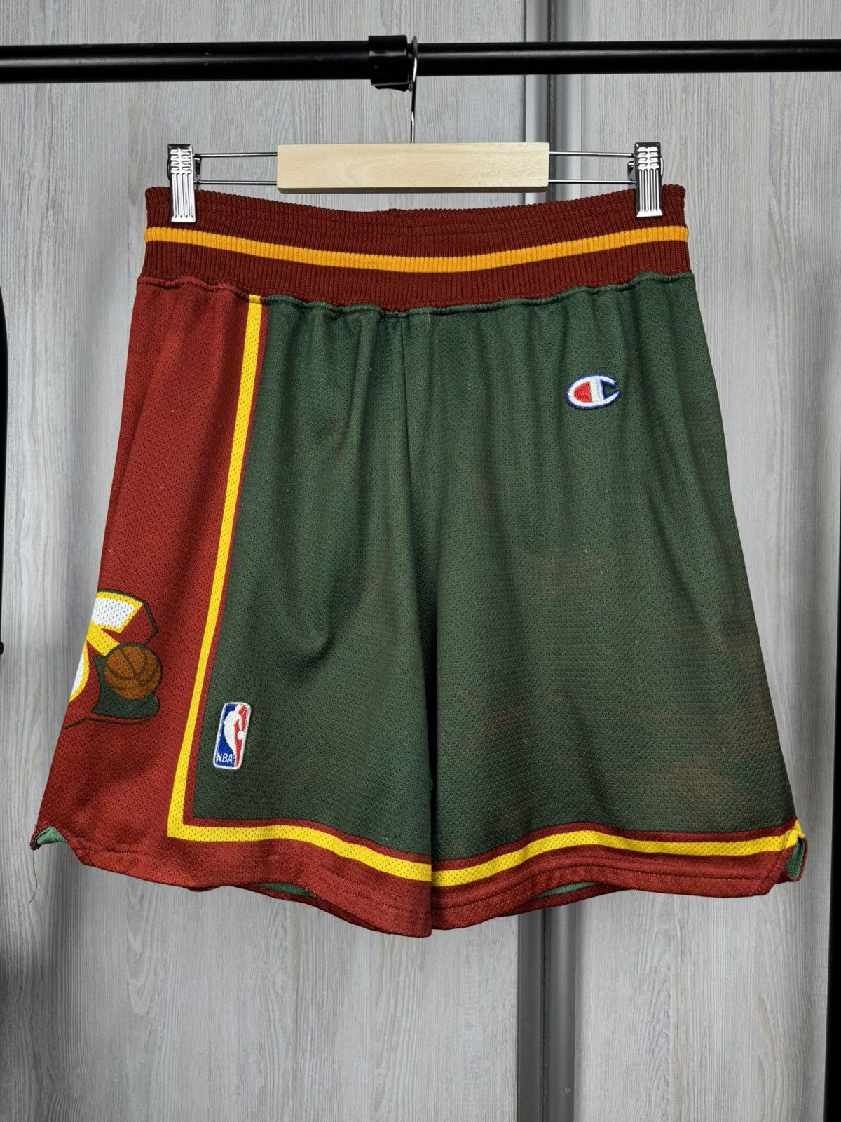 Champion 1998-1999 Seattle Supersonics Basketball Shorts Champion S Size US 30 / EU 46 - 2 Thumbnail