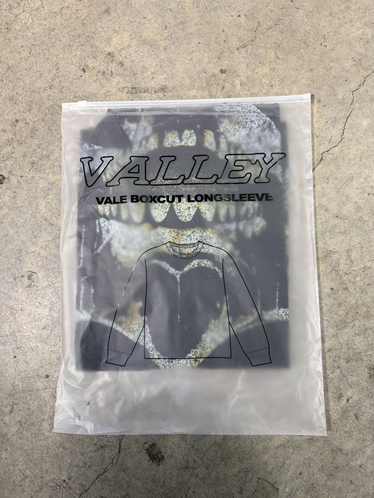 Vale Vale Forever Gravedigger Long-Sleeve ‘Black’ Size US XL / EU 56 / 4 - 8 Thumbnail