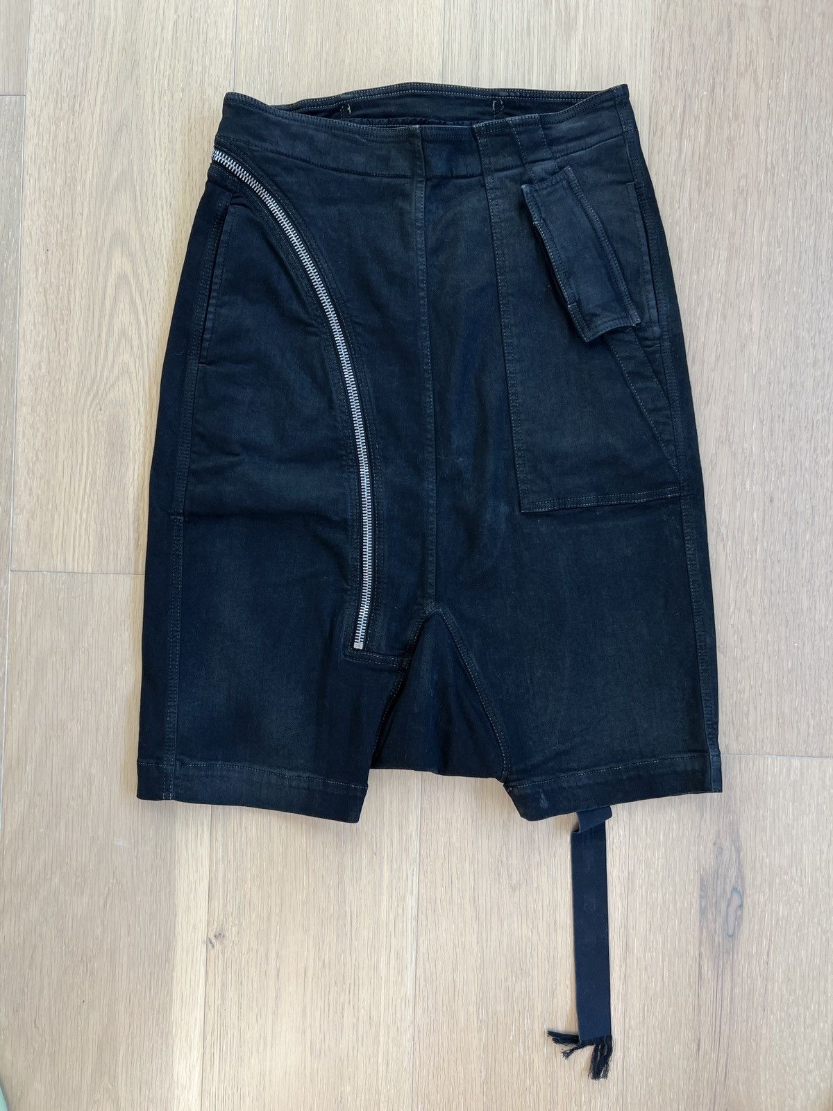 image of Rick Owens x Rick Owens Drkshdw Drkshdw Aircut Denim Shorts in Black, Men's (Size 31)