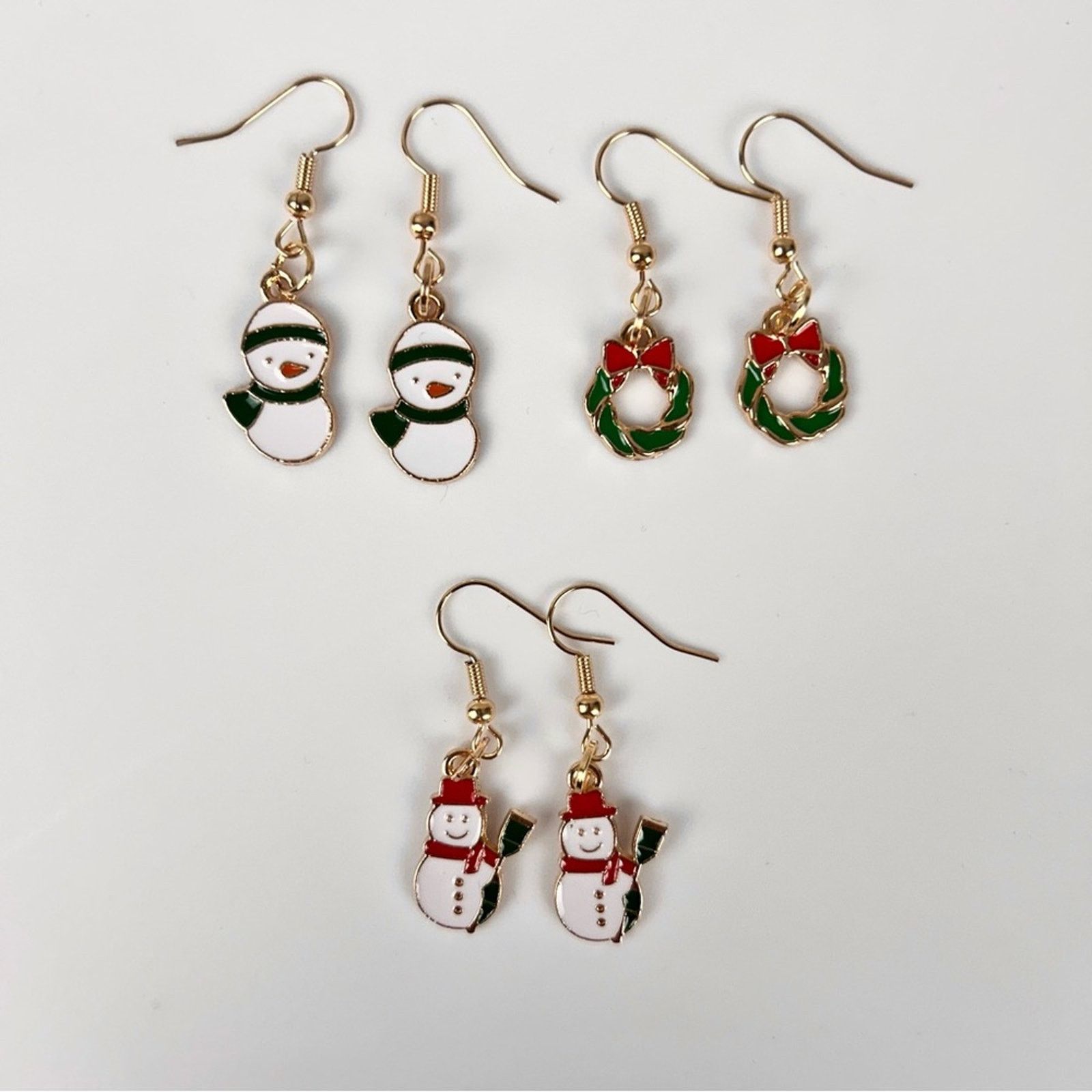 Unconditional 3 Pairs of Christmas Hook Earrings, Wreath, Santa Claus, New Size ONE SIZE - 2 Thumbnail