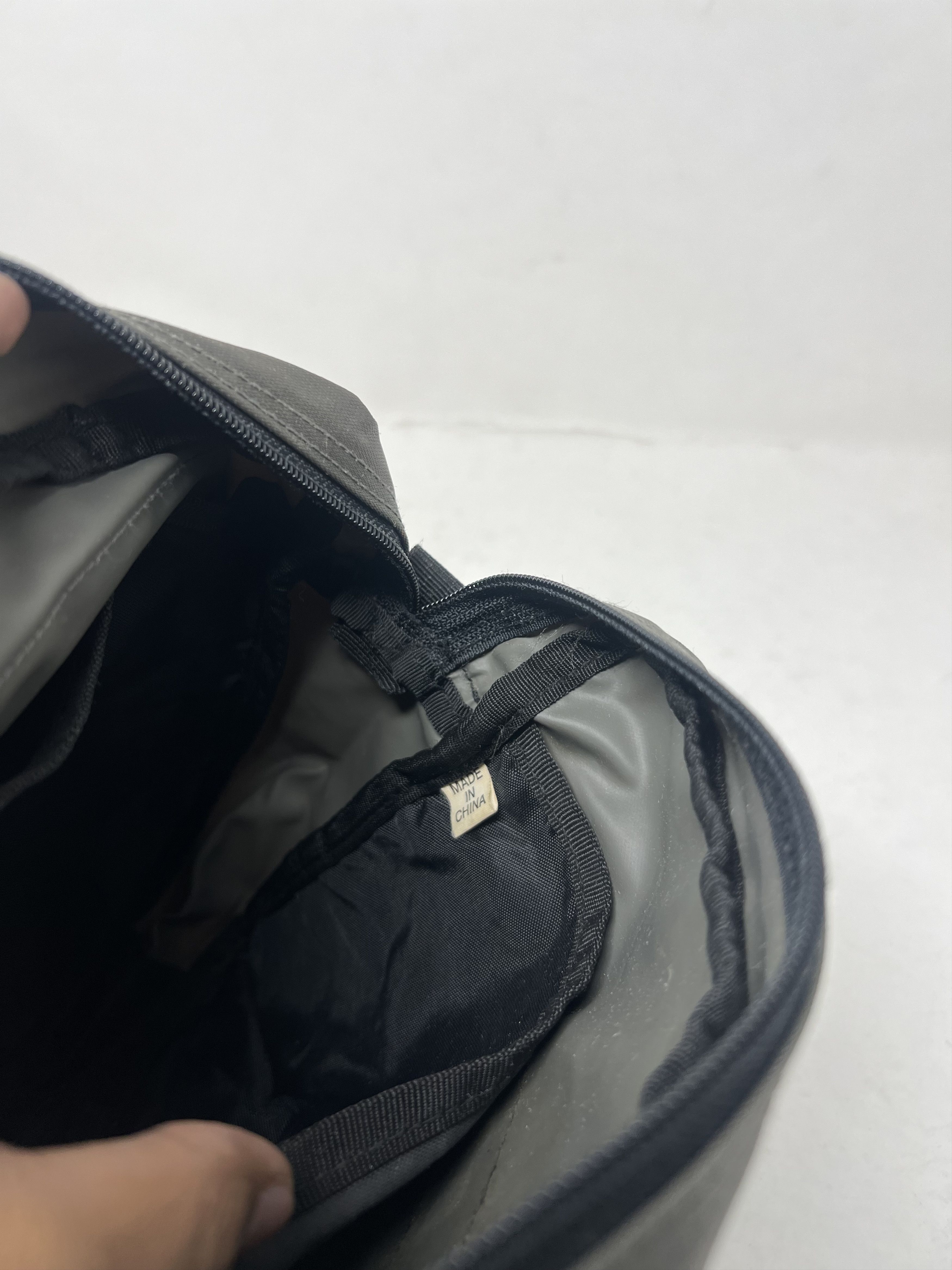 Japanese Brand Y'saccs Sacsny Crossbody Sling Bag Size ONE SIZE - 17 Thumbnail